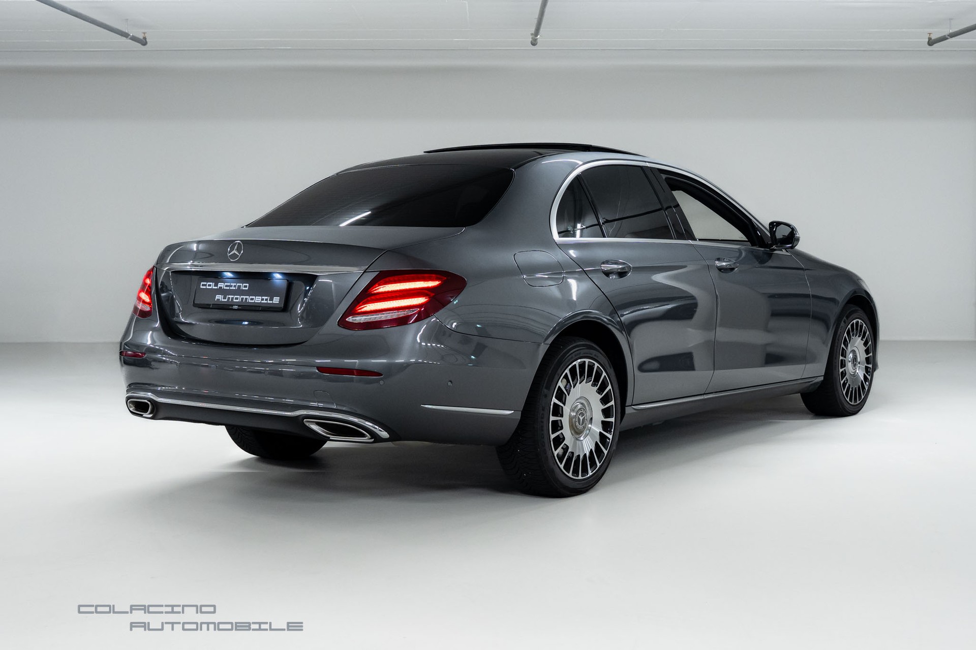 MERCEDES-BENZ E 400 Exclusive 4Matic 9G-Tronic-showroom-element-1