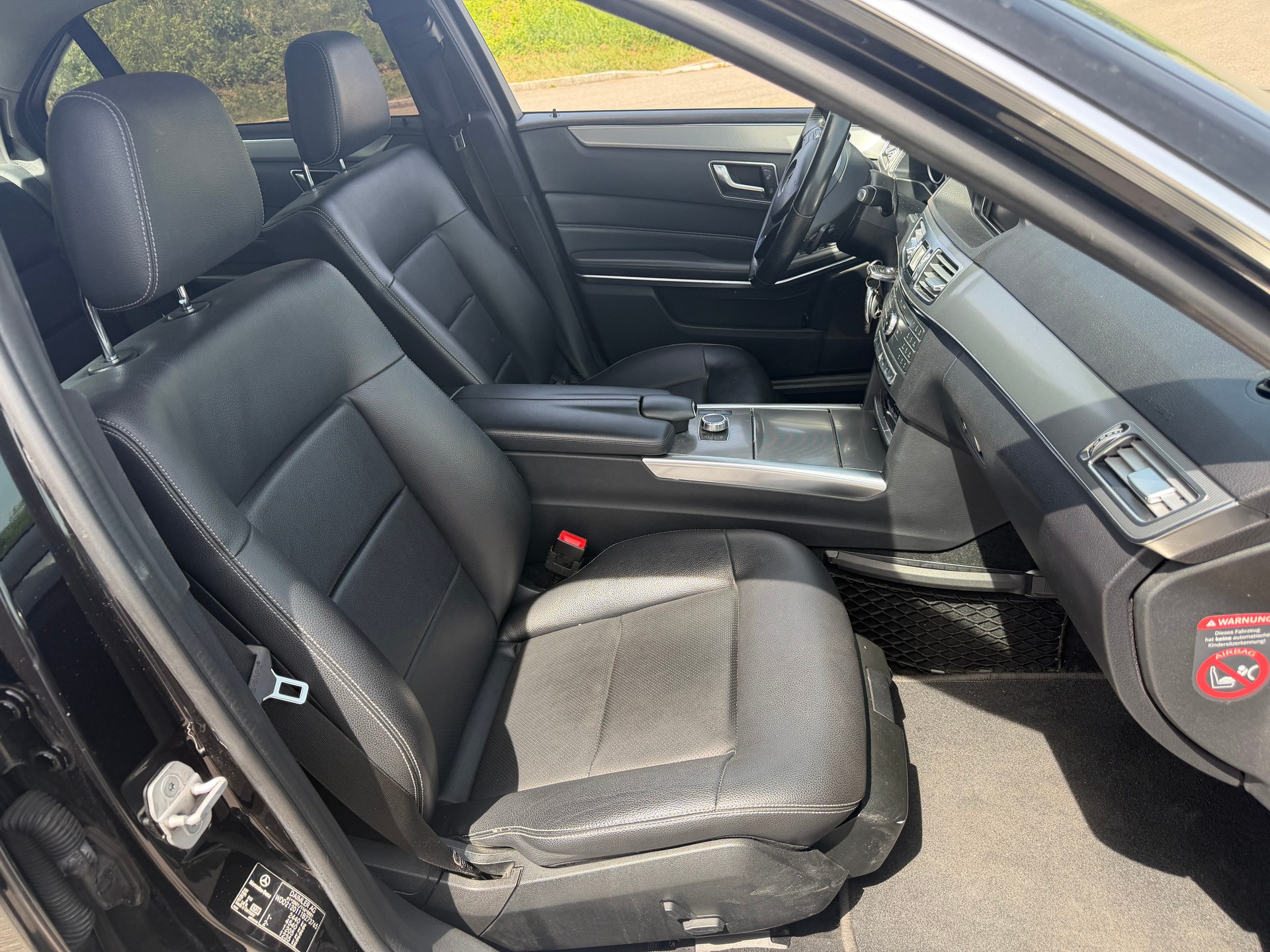 MERCEDES-BENZ E 220 BlueTEC 4Matic 7G-Tronic-image-8