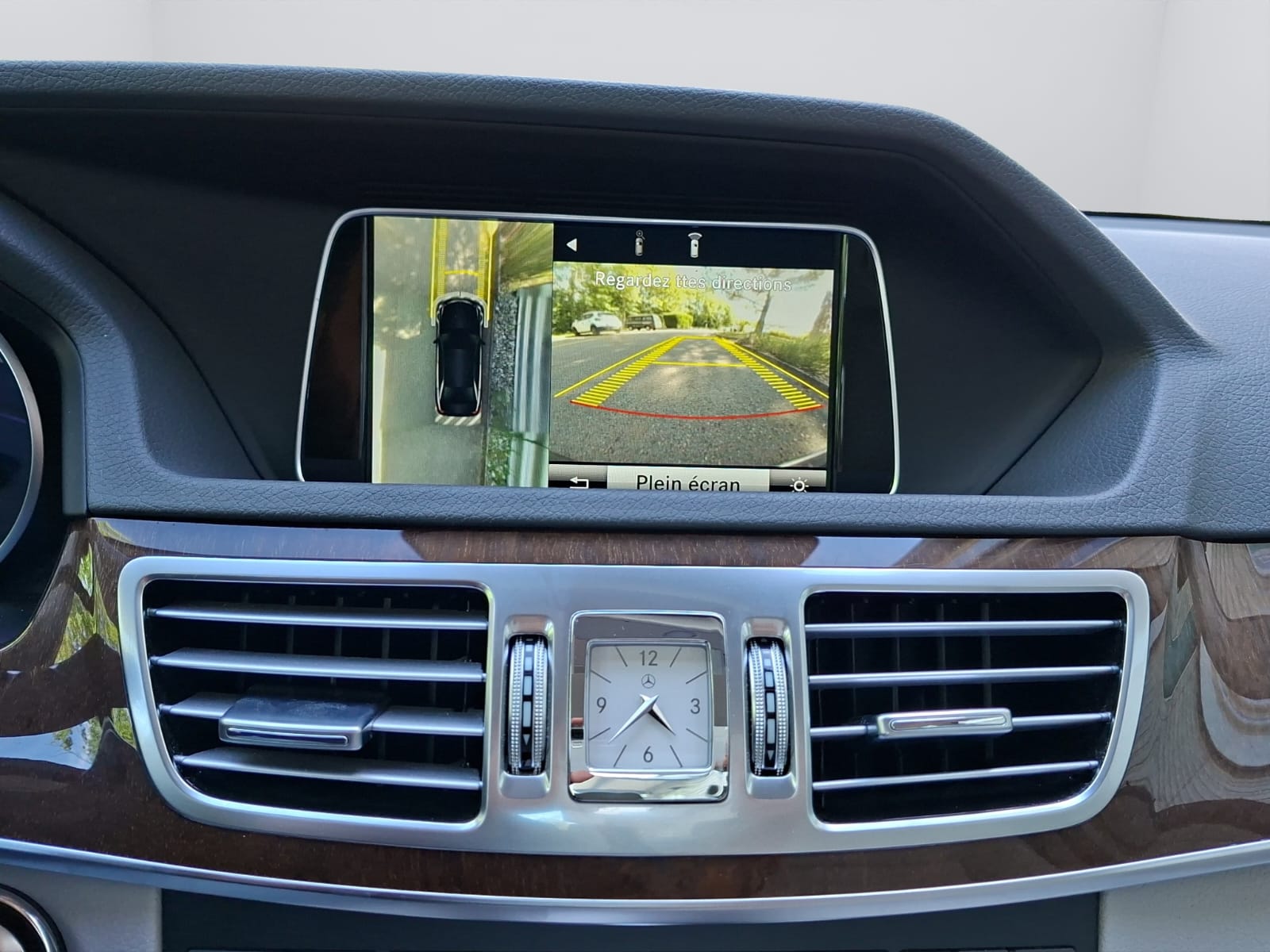 MERCEDES-BENZ E 350 BlueTEC 4Matic 7G-Tronic-image-16