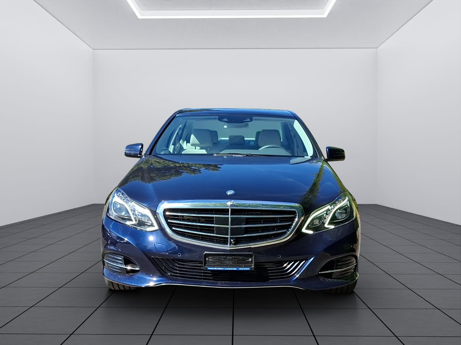 MERCEDES-BENZ E 350 BlueTEC 4Matic 7G-Tronic-showroom-element-1