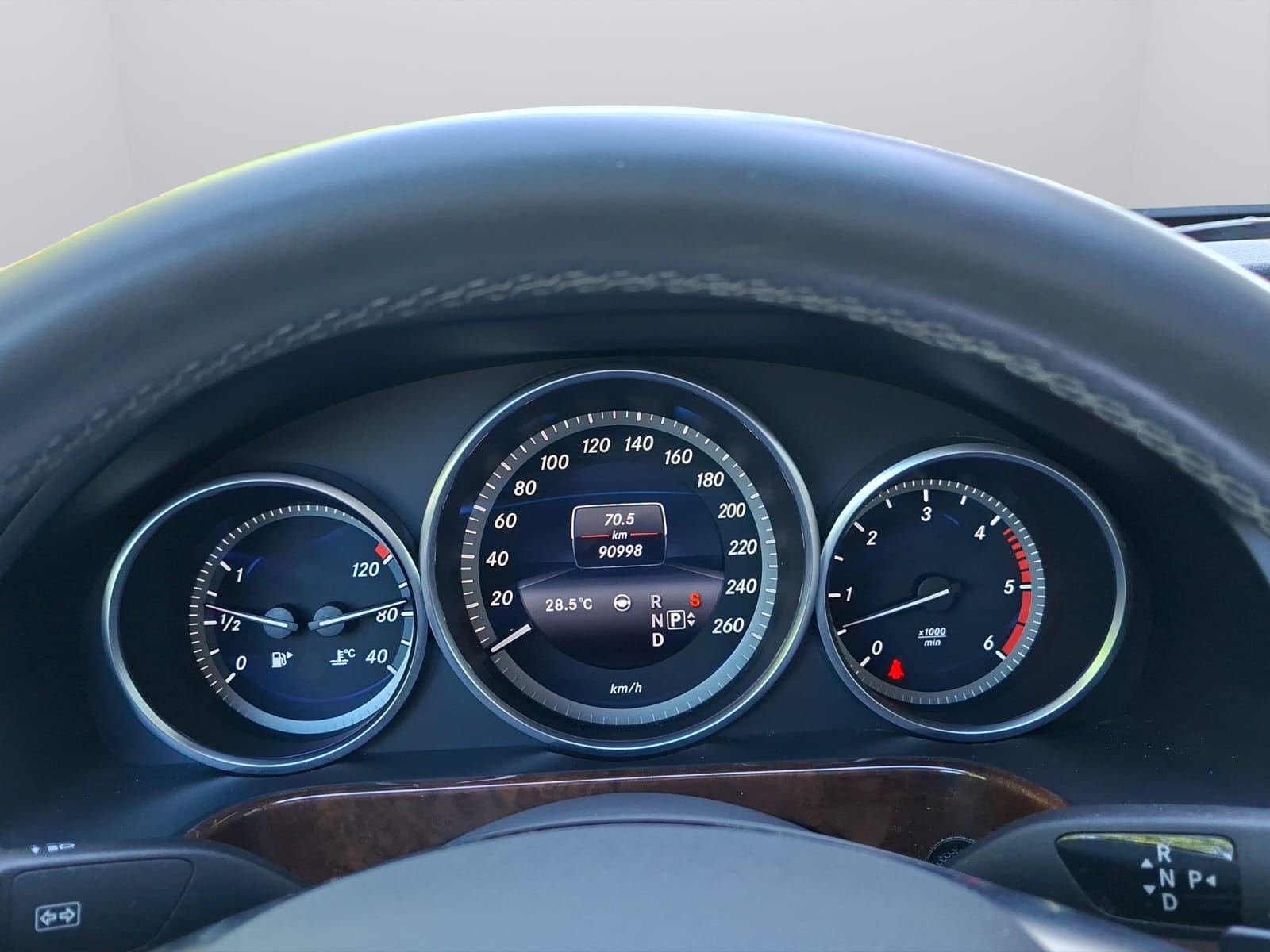 MERCEDES-BENZ E 350 BlueTEC 4Matic 7G-Tronic-image-20