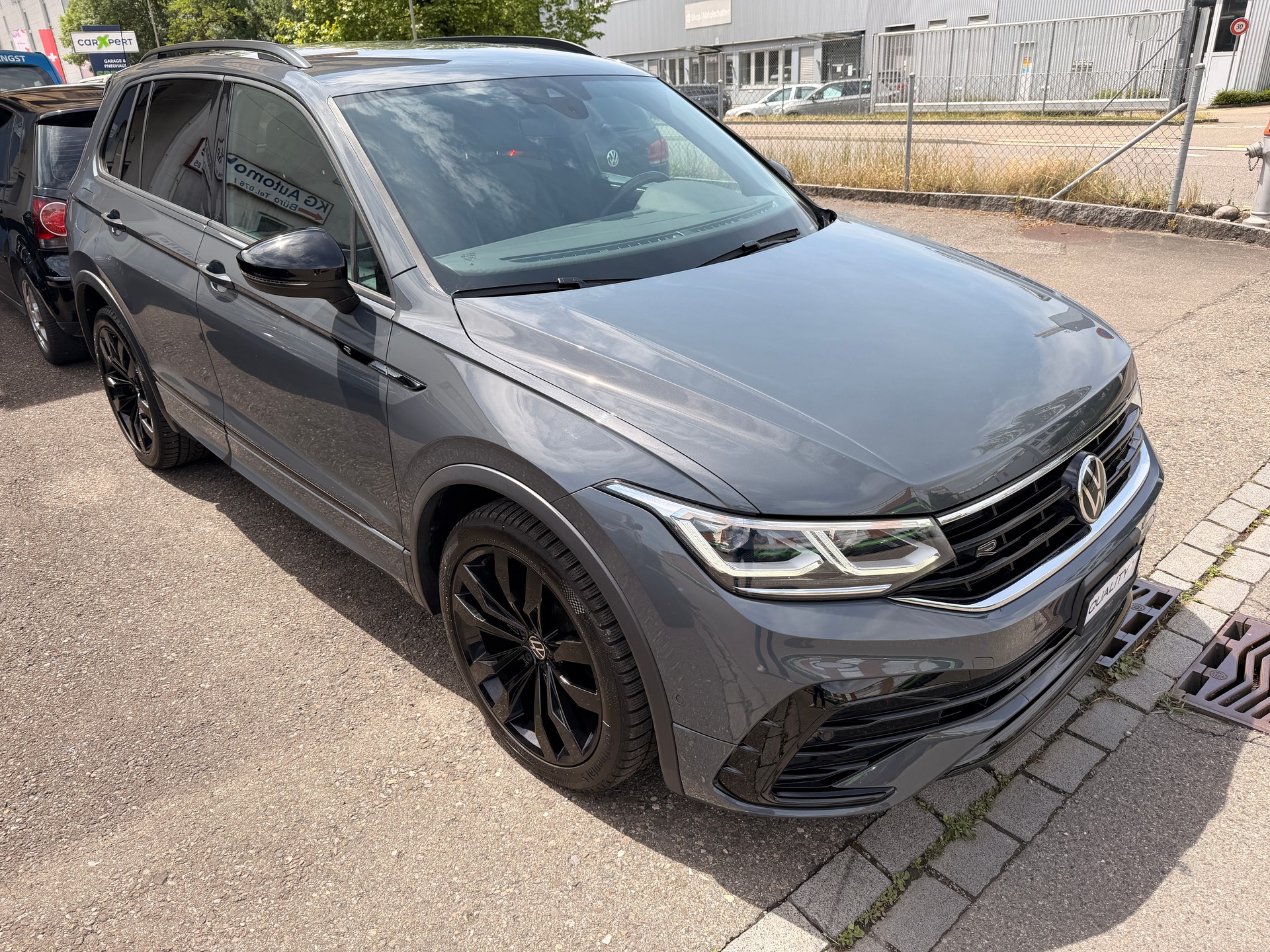 VW Tiguan 2.0 TDI SCR R-Line 4Motion DSG-image-4