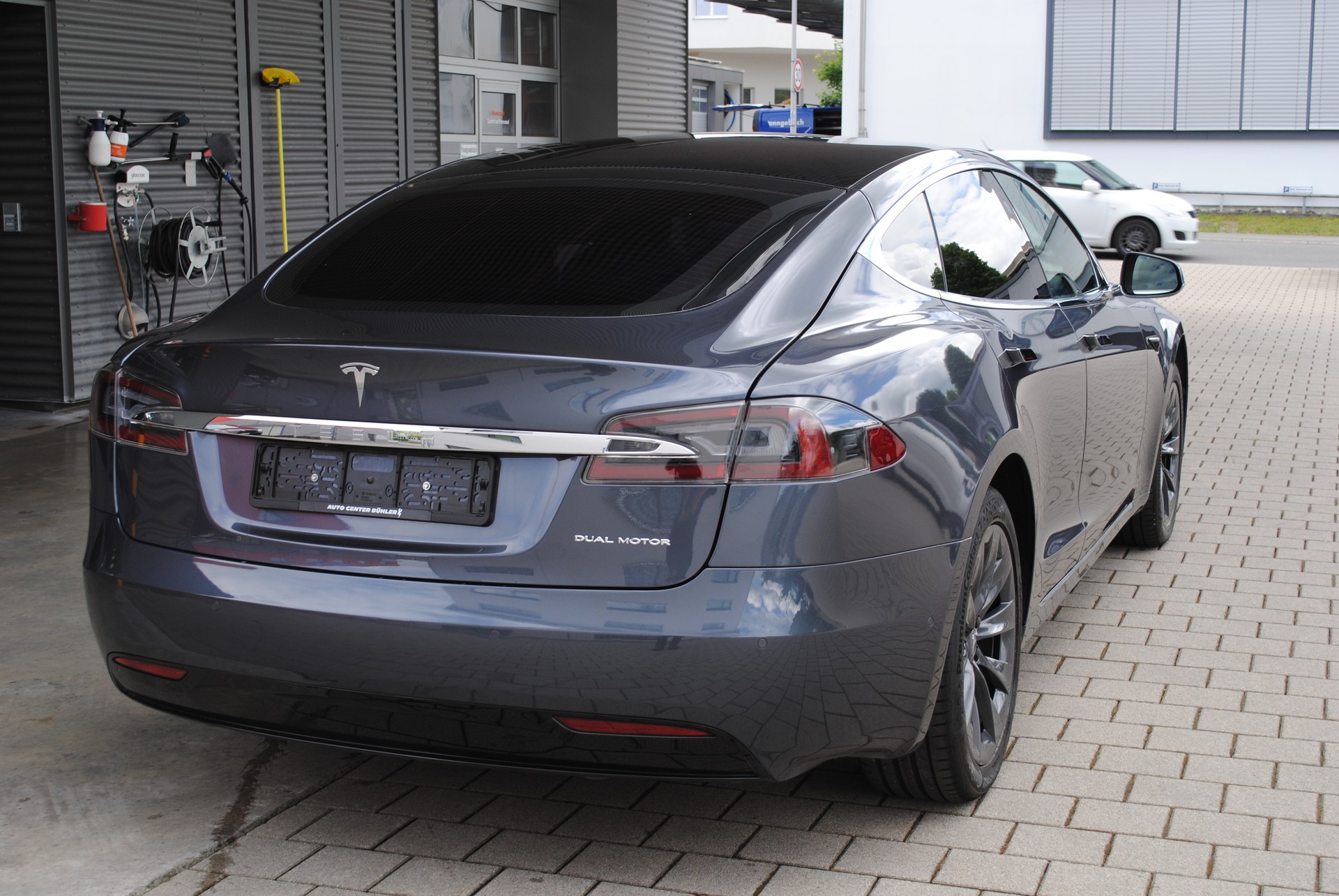 TESLA Model S Maximale-Reichweite-image-5