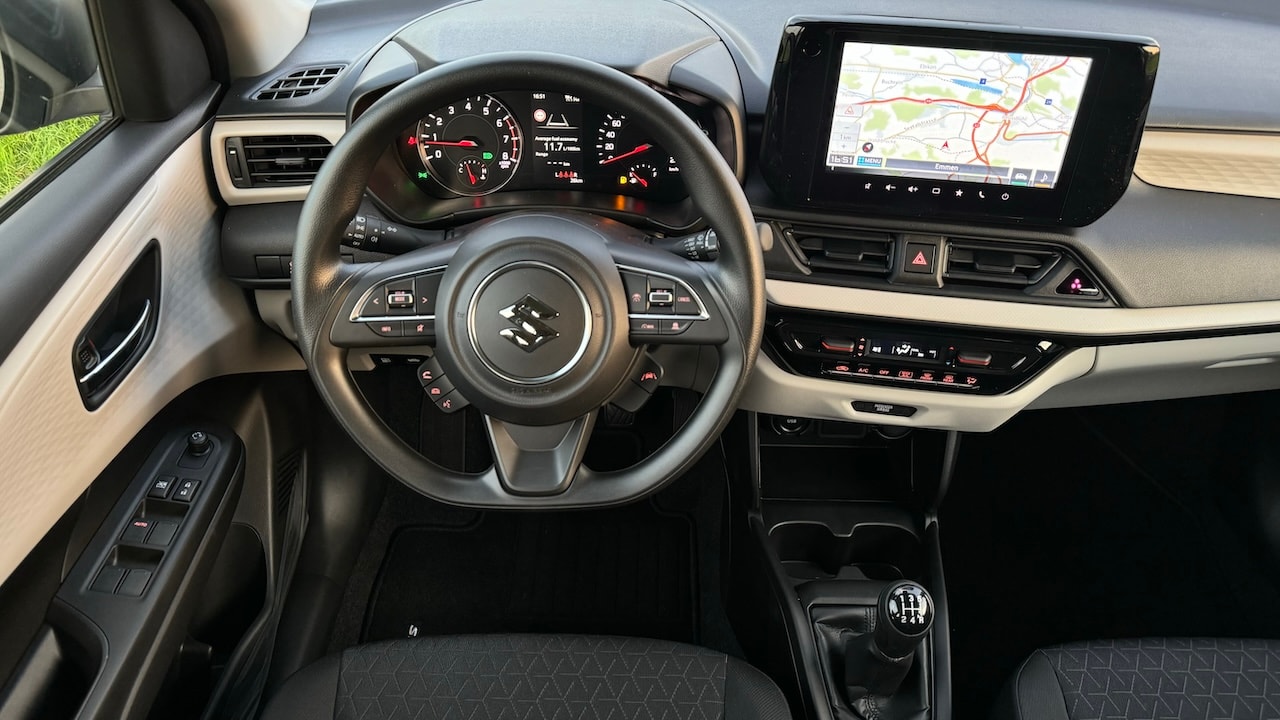SUZUKI NEW SWIFT 1.2 COMPACT HYBRID-image-15