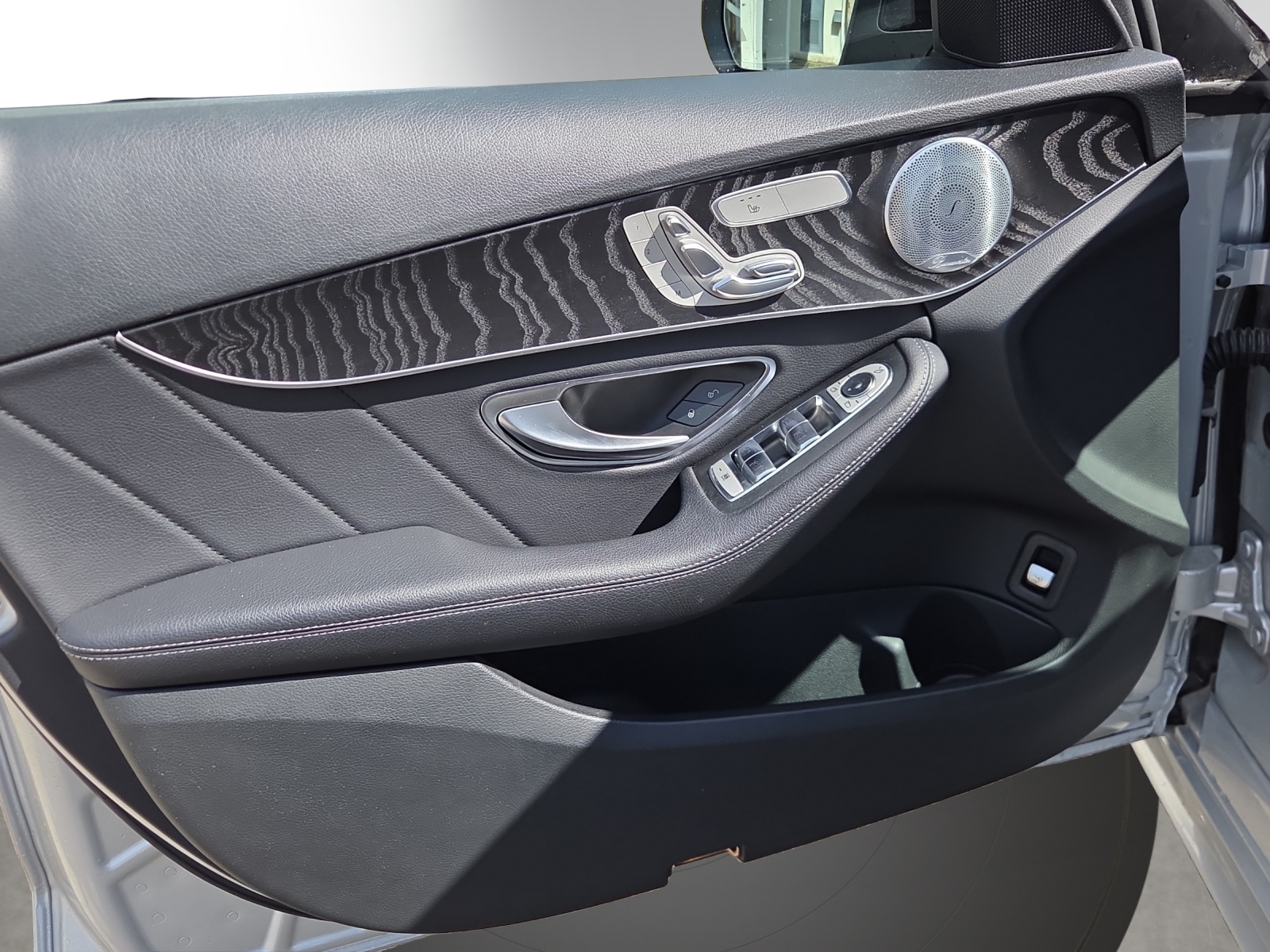 MERCEDES-BENZ C 200 AMG Line 4Matic 9G-Tronic-image-14