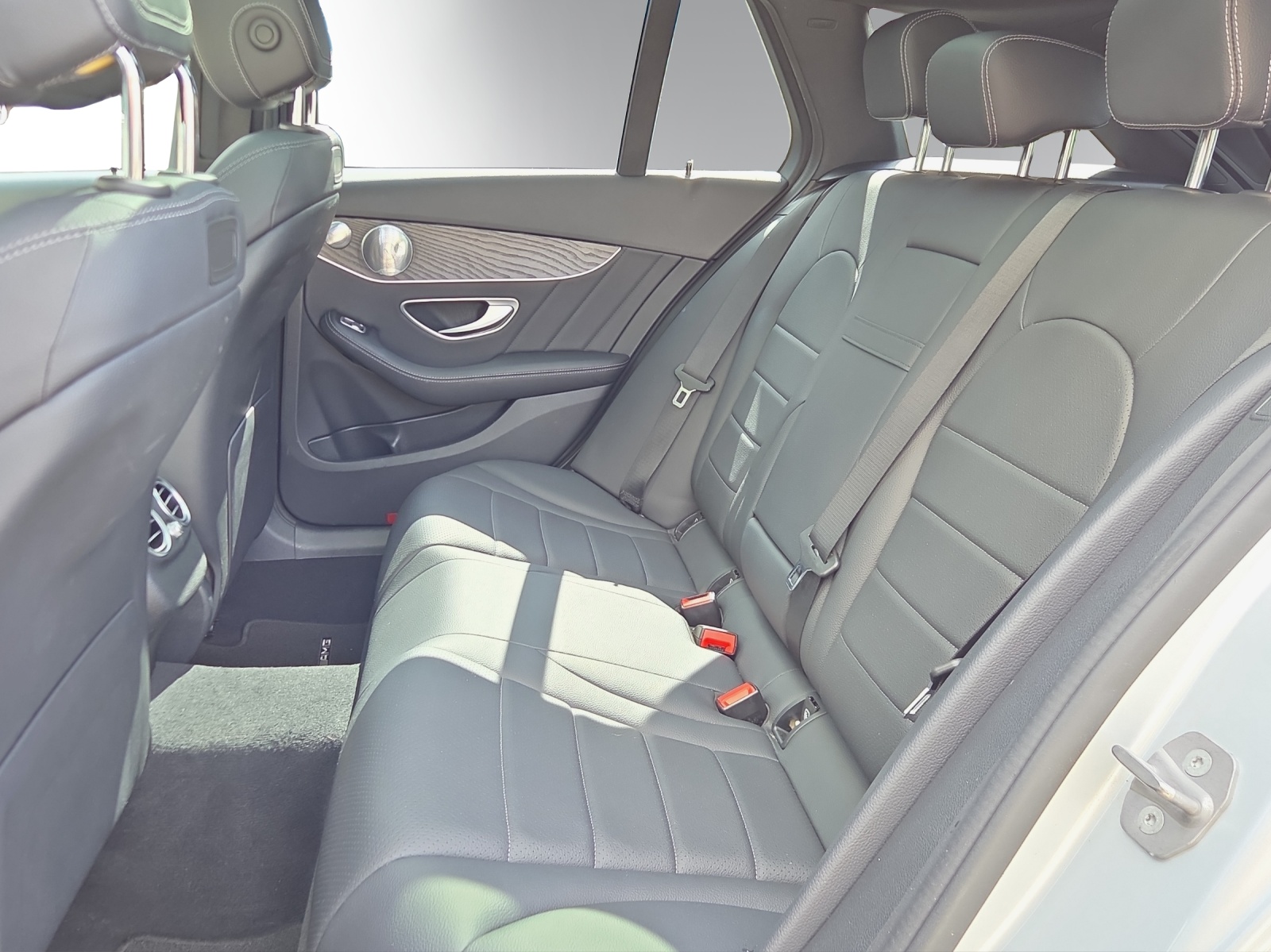 MERCEDES-BENZ C 200 AMG Line 4Matic 9G-Tronic-image-9