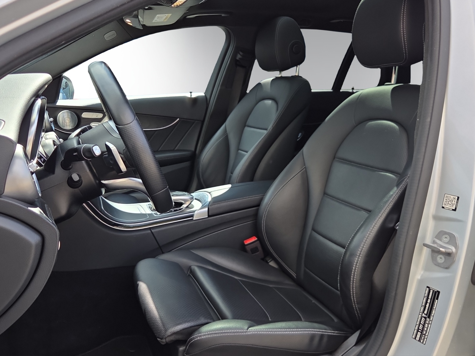 MERCEDES-BENZ C 200 AMG Line 4Matic 9G-Tronic-image-7