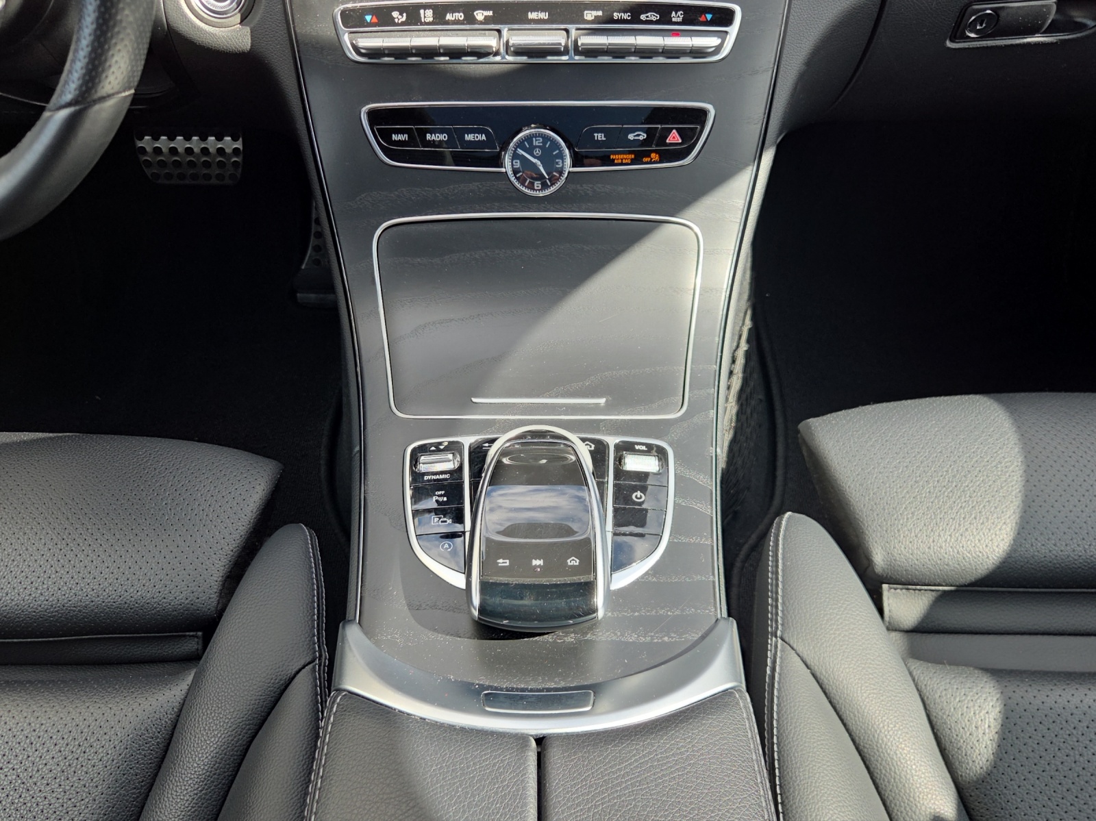 MERCEDES-BENZ C 200 AMG Line 4Matic 9G-Tronic-image-13