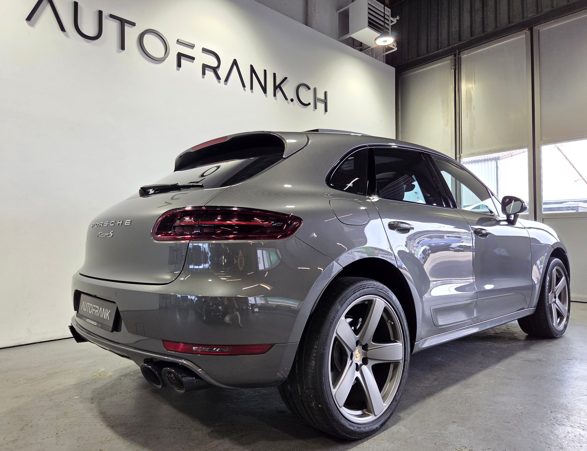 PORSCHE Macan 3.0 V6 S Diesel-showroom-element-2