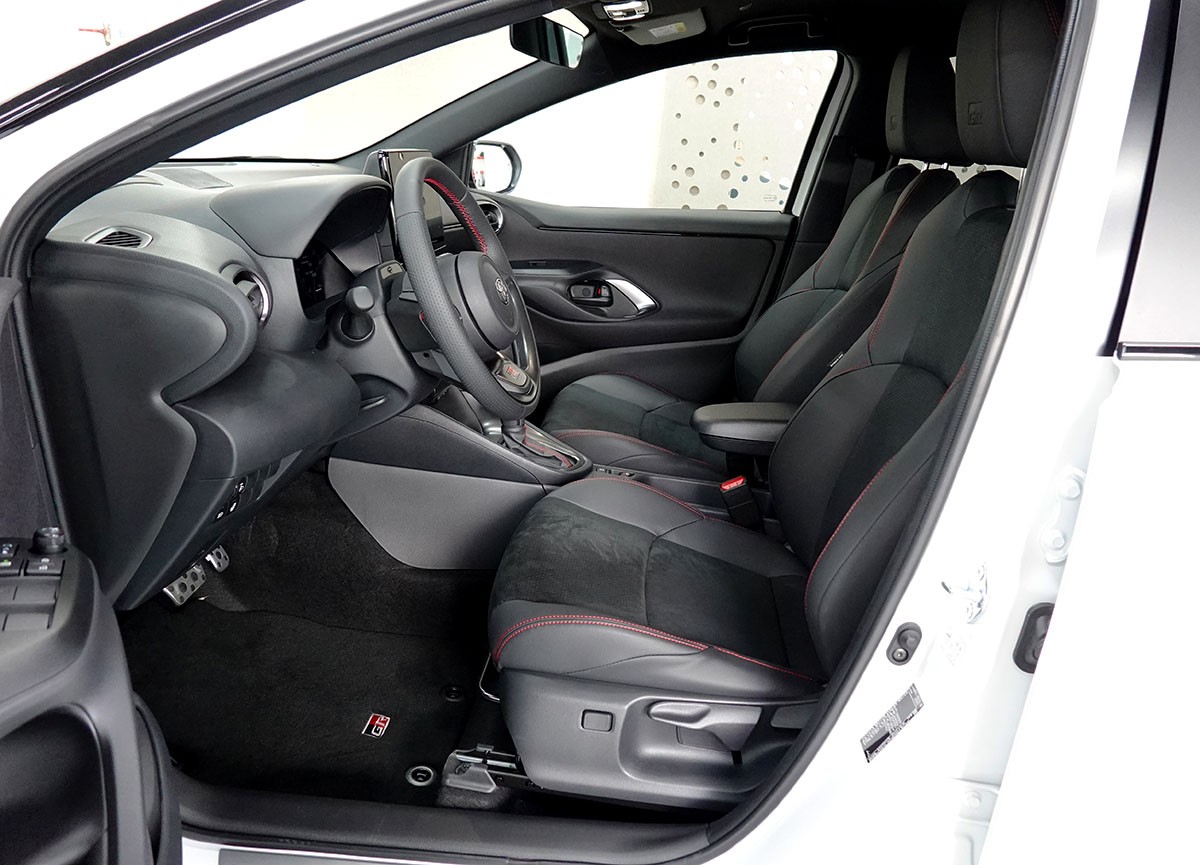 TOYOTA Yaris 1.5 GR Sport e-CVT-image-6