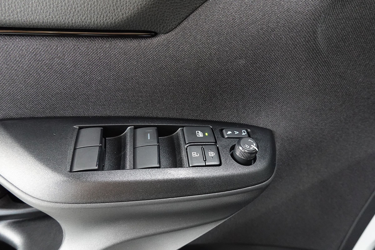 TOYOTA Yaris 1.5 GR Sport e-CVT-image-17