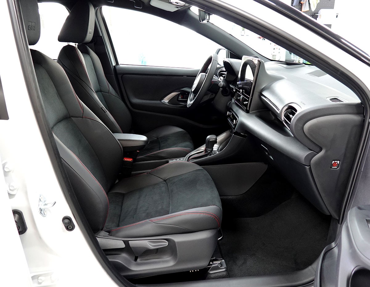 TOYOTA Yaris 1.5 GR Sport e-CVT-image-4