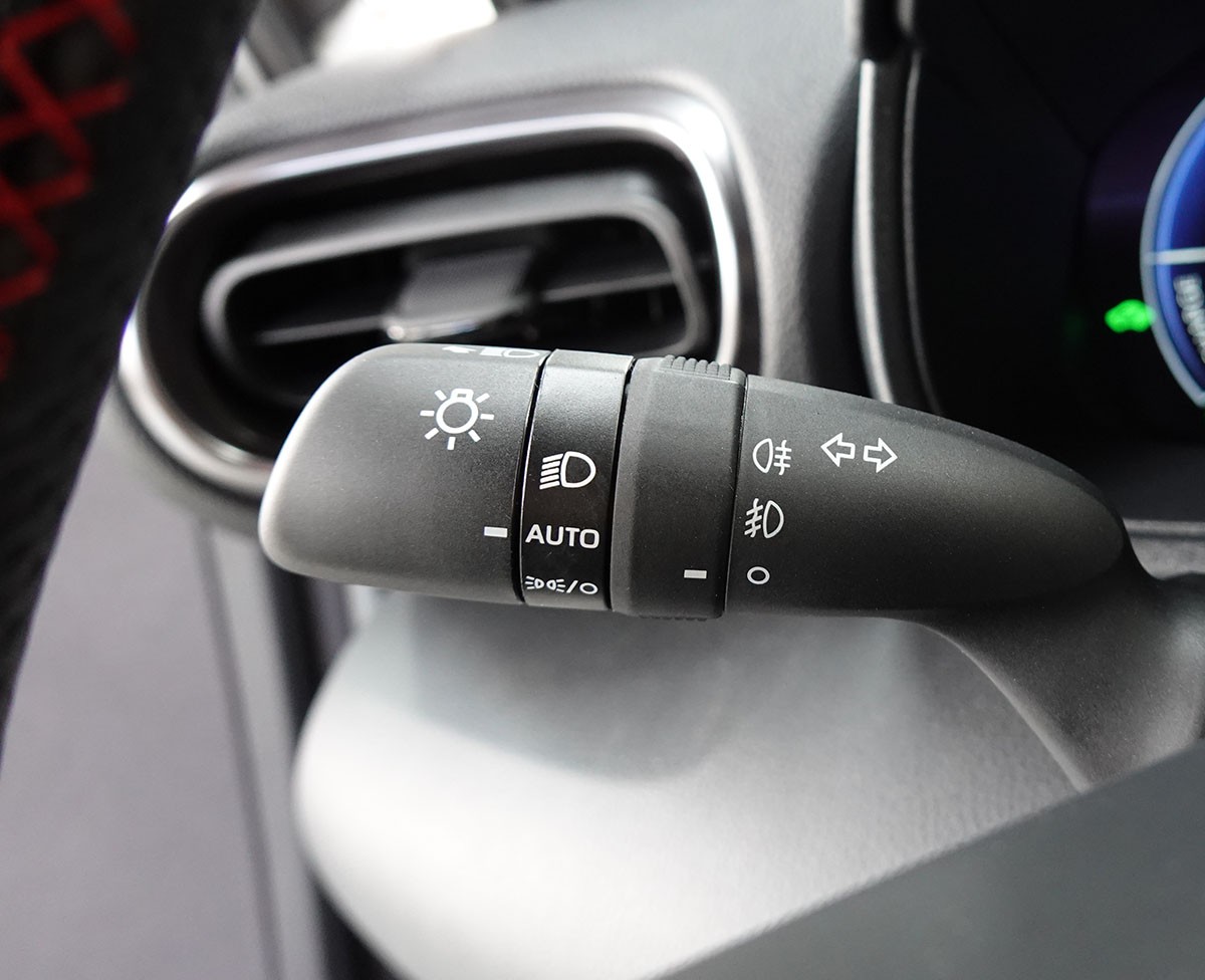 TOYOTA Yaris 1.5 GR Sport e-CVT-image-14