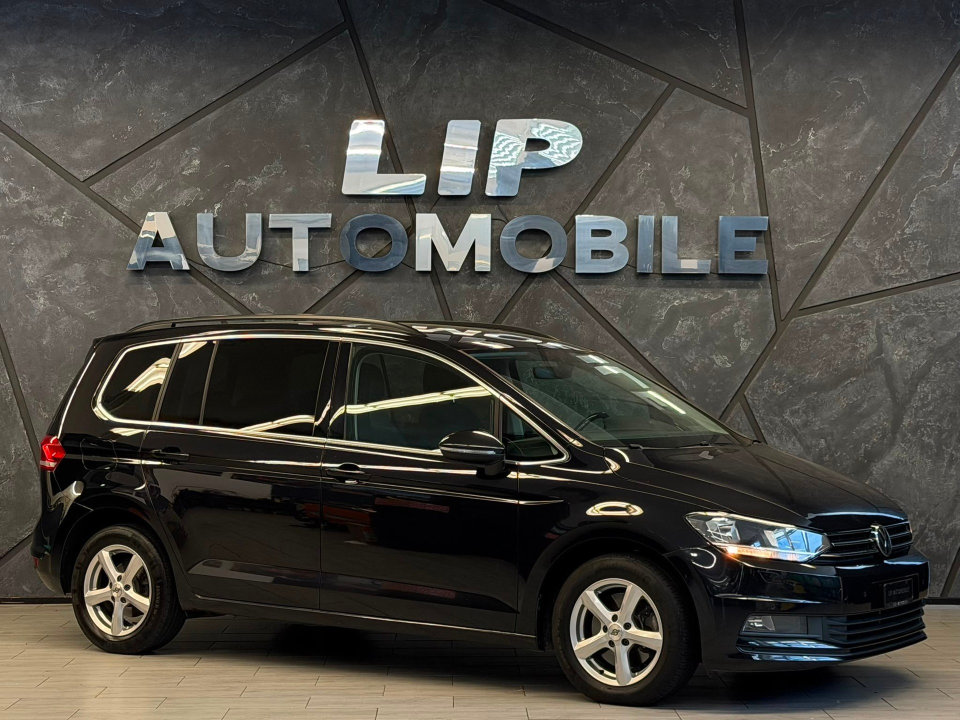 VW Touran 2.0 TDI BlueMotion Technology Comfortline DSG-showroom-element-2