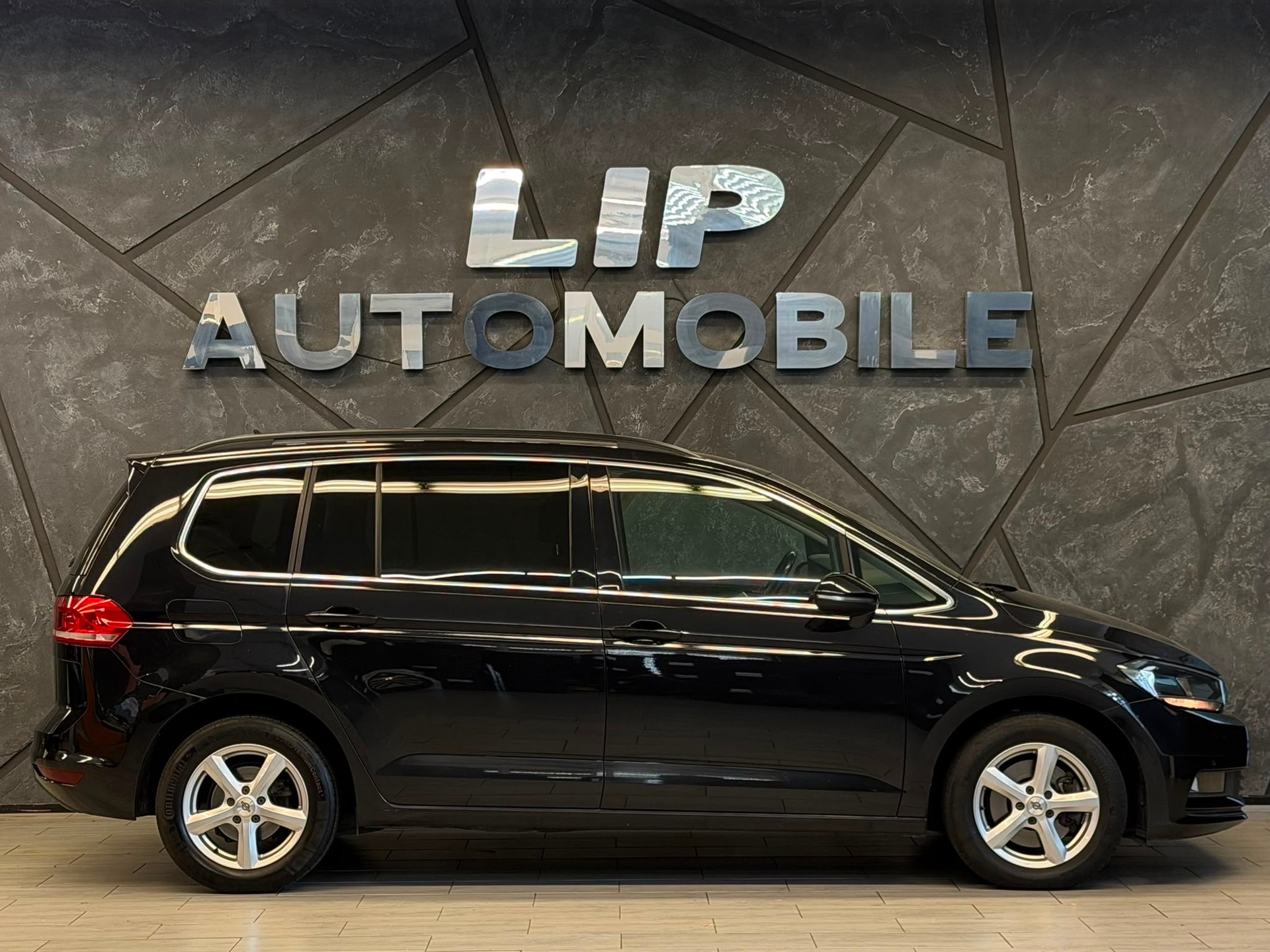 VW Touran 2.0 TDI BlueMotion Technology Comfortline DSG-showroom-element-3