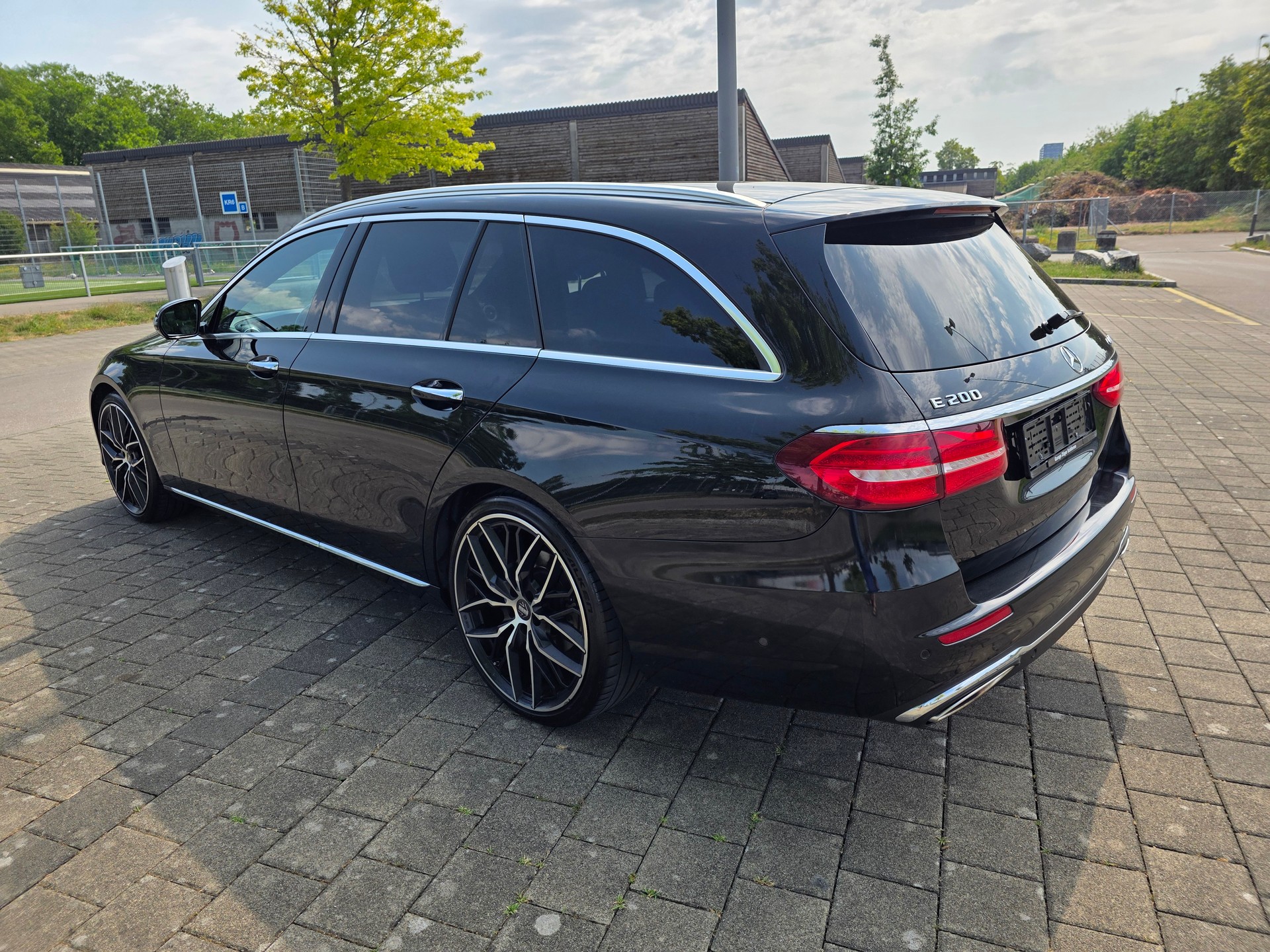 MERCEDES-BENZ E 200 Avantgarde 4 Matic 9G-Tronic-image-7