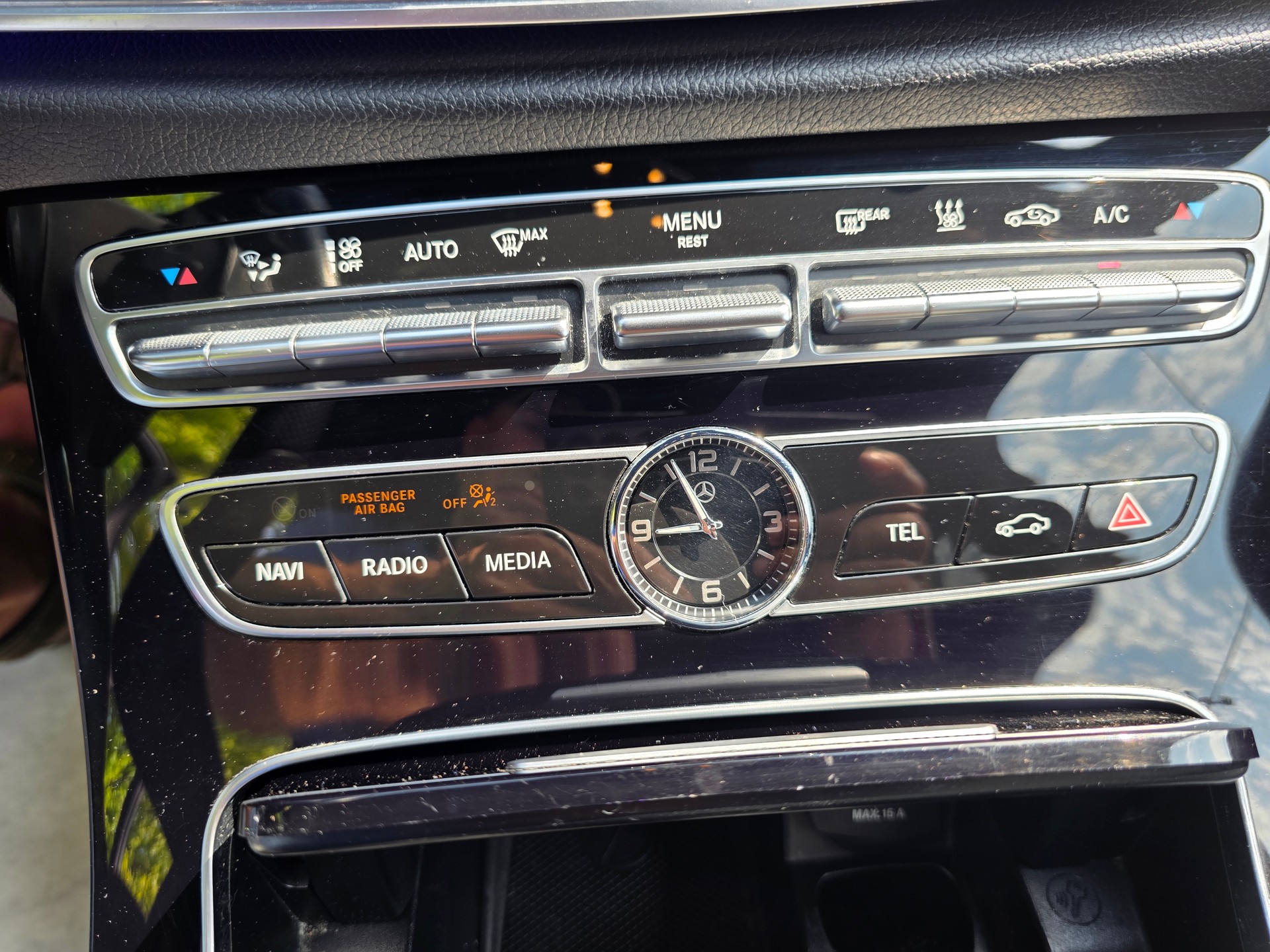 MERCEDES-BENZ E 200 Avantgarde 4 Matic 9G-Tronic-image-15