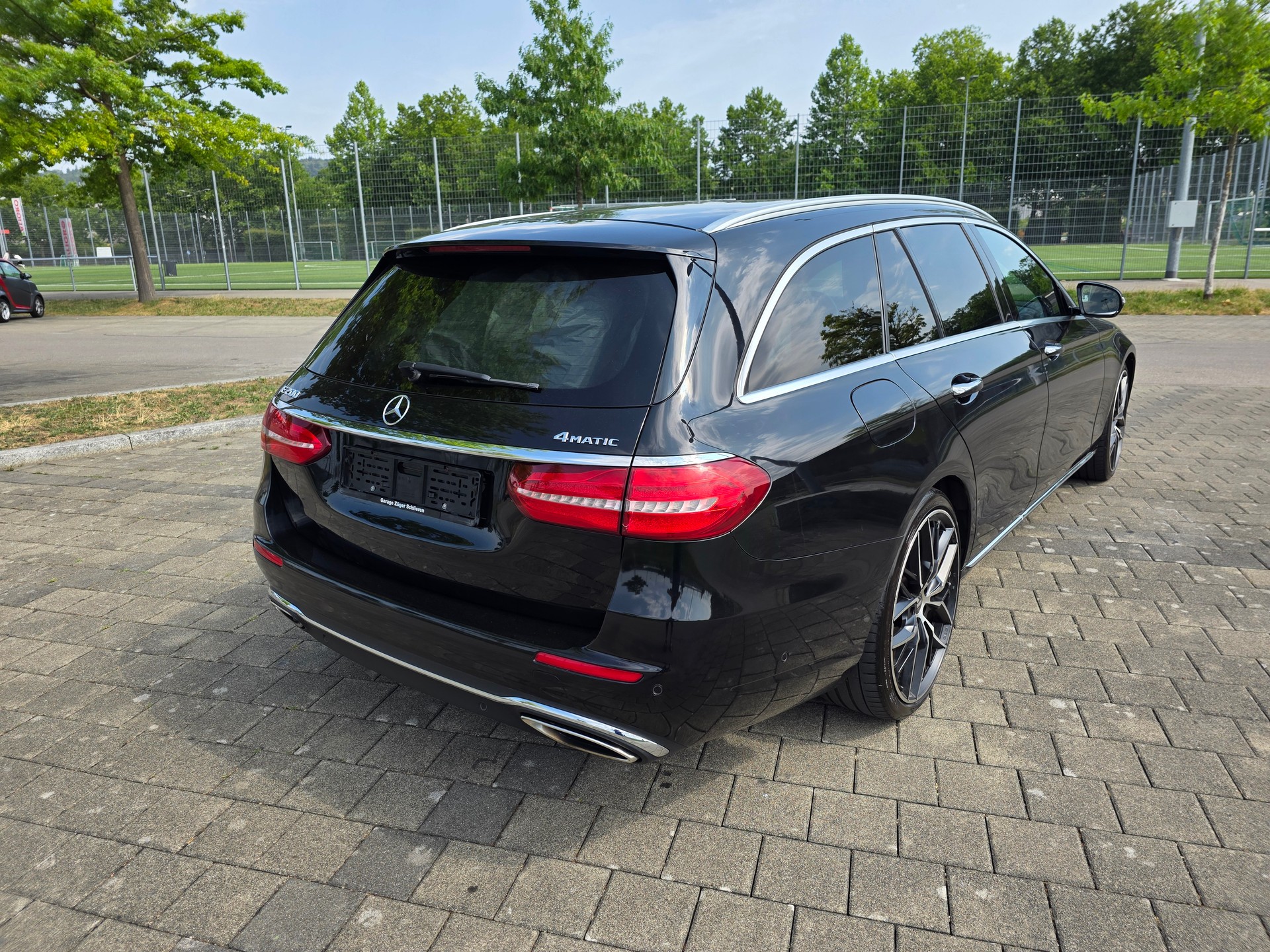 MERCEDES-BENZ E 200 Avantgarde 4 Matic 9G-Tronic-image-8