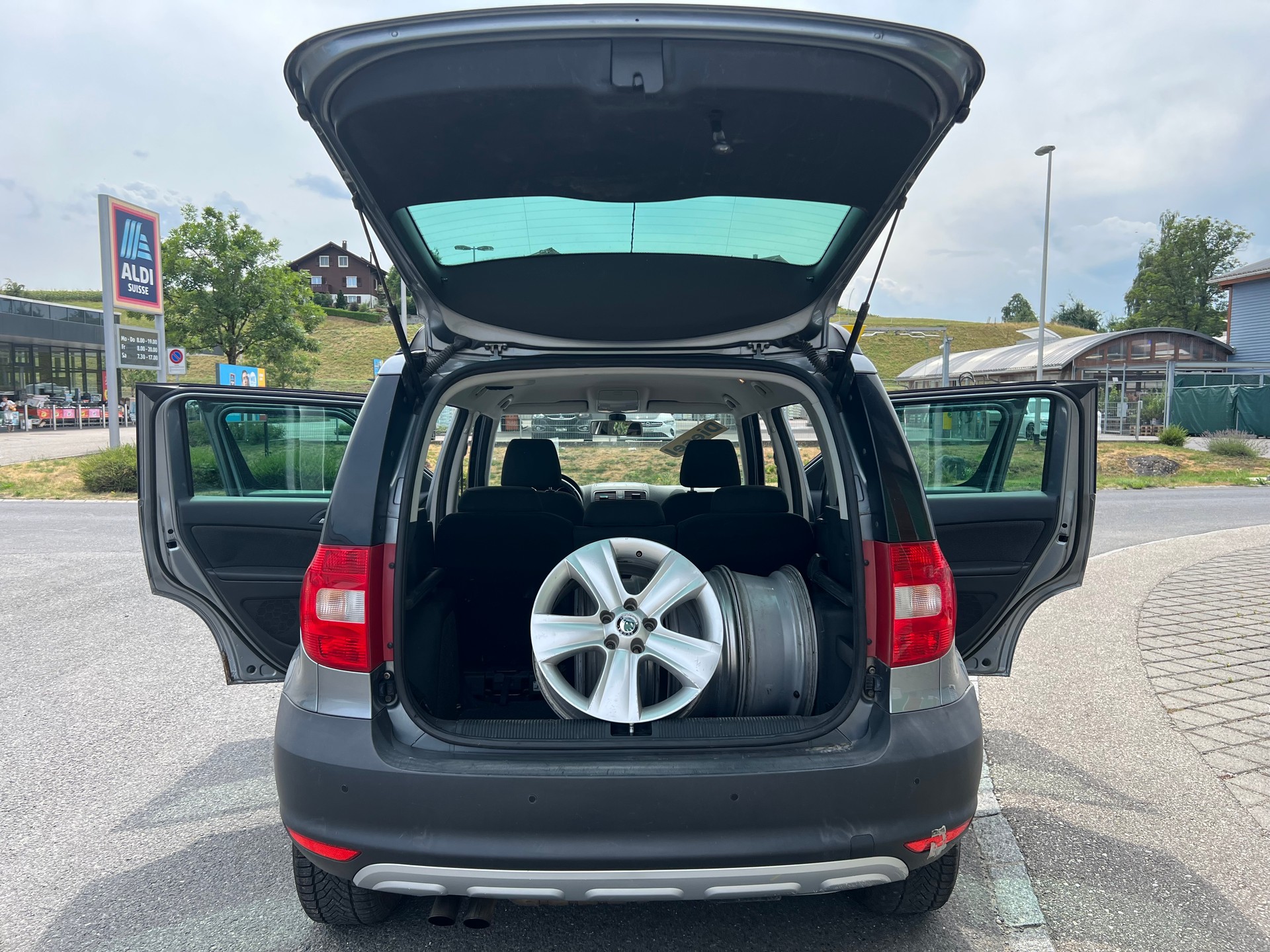 SKODA Yeti 2.0 TDI Experience 4x4-image-11