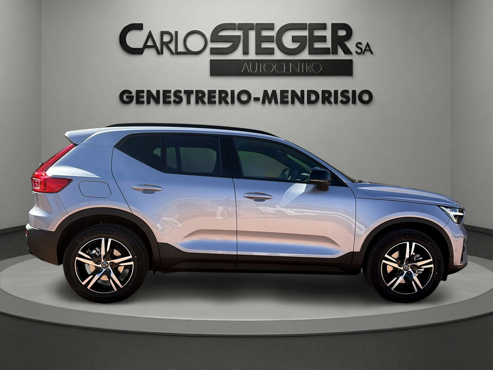VOLVO XC40 B3 Benzin Mild Hybrid Plus Dark DCT-image-14