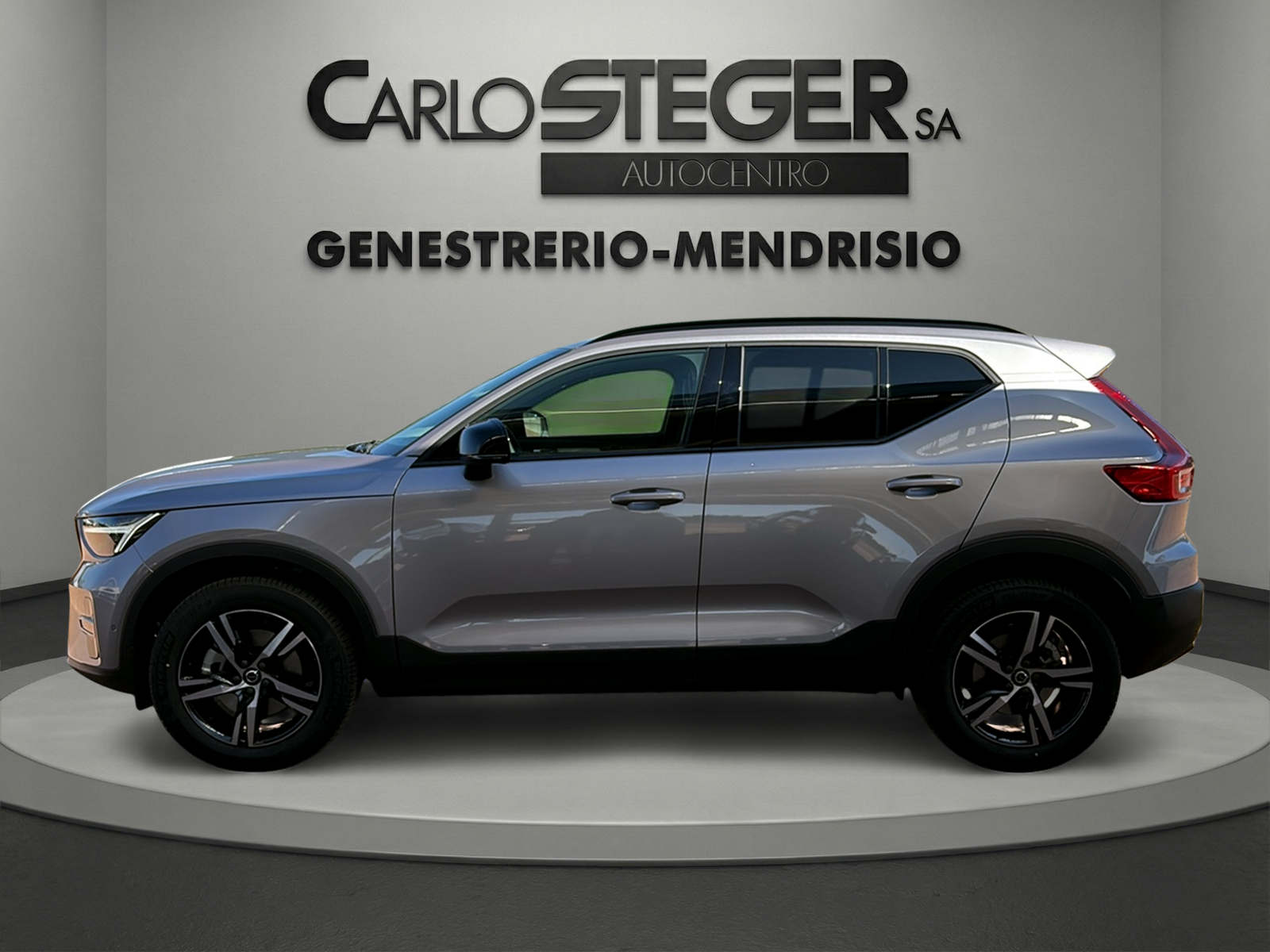 VOLVO XC40 B3 Benzin Mild Hybrid Plus Dark DCT-showroom-element-3