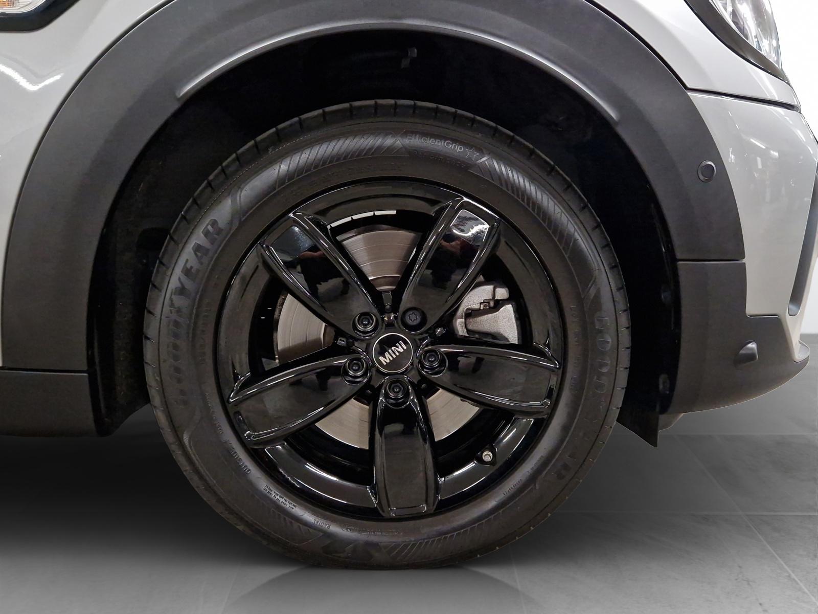 MINI Countryman Cooper S ALL4 F60-image-8