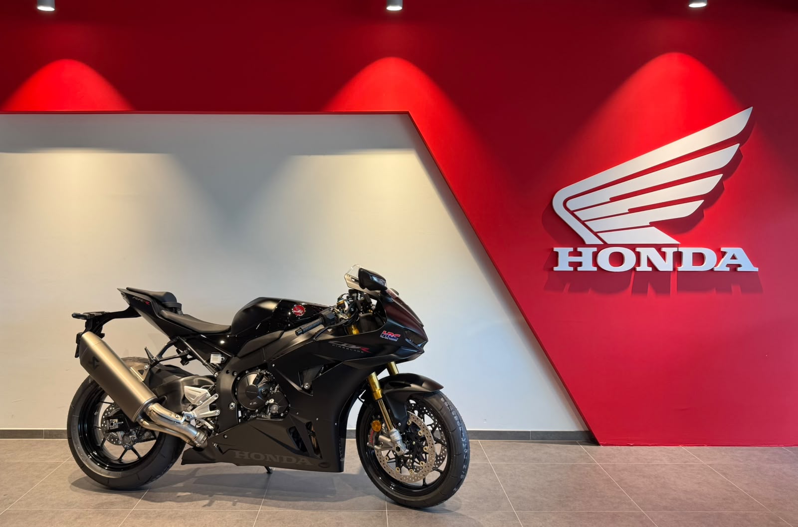 HONDA CBR 1000 RR-R Fireblade SP-image-1