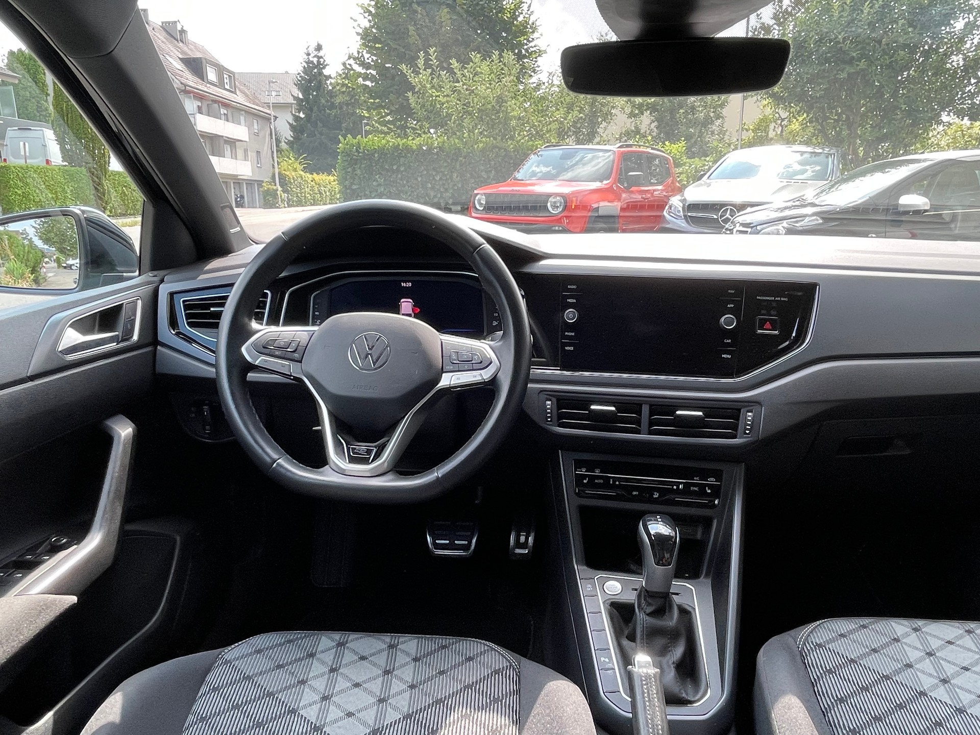 VW Polo 1.0 TSI R-Line DSG-image-4