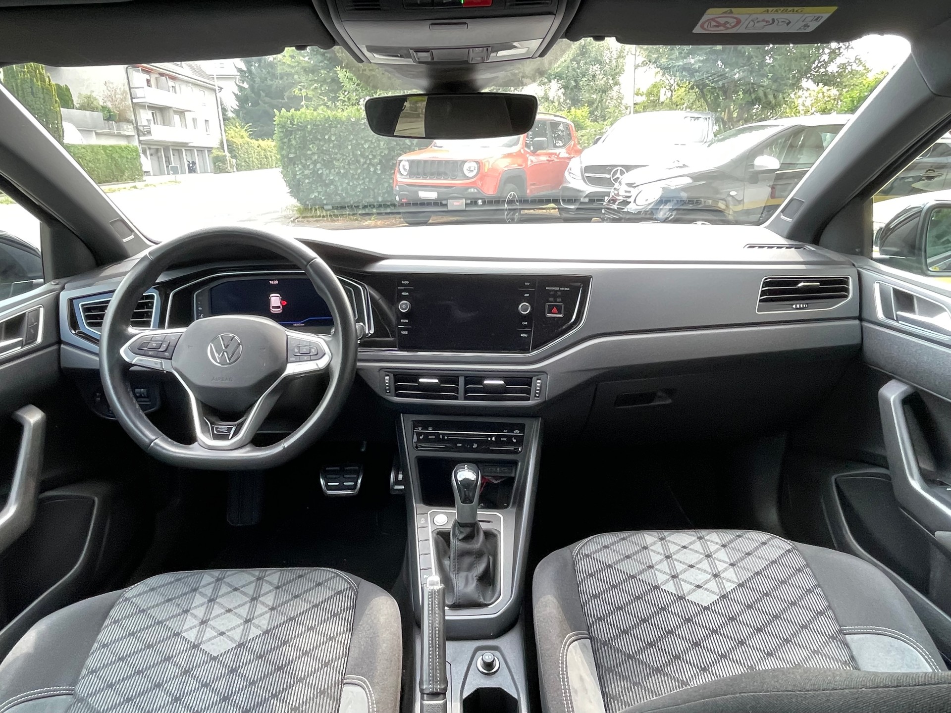VW Polo 1.0 TSI R-Line DSG-image-3