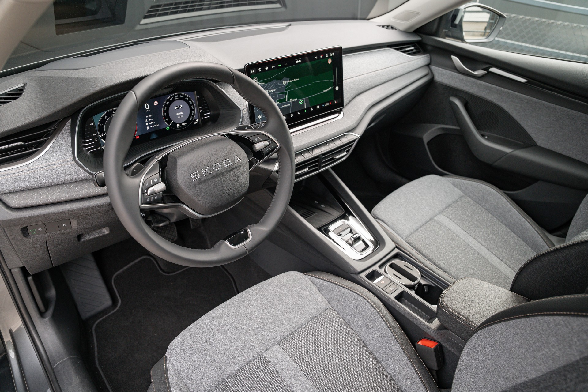 SKODA Octavia Combi 1.5 TSI mHEV DSG Selection-image-12