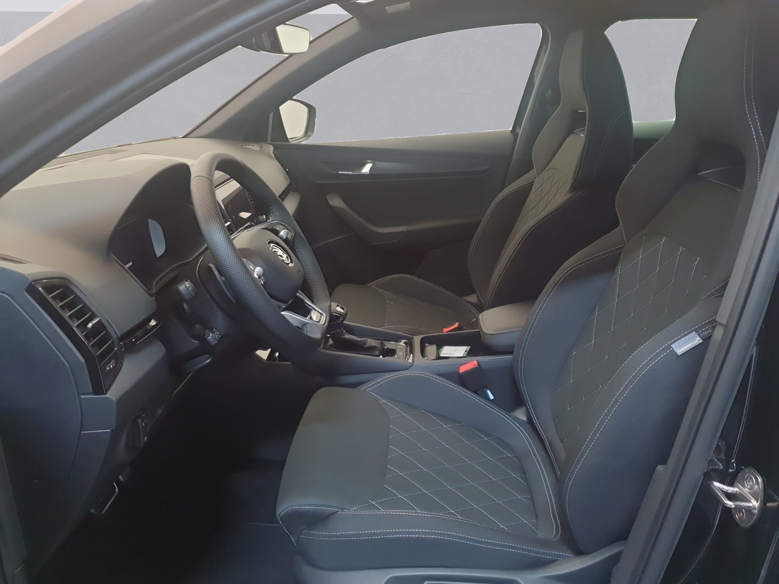 SKODA Karoq 1.5 TSI SportLine DSG-image-7