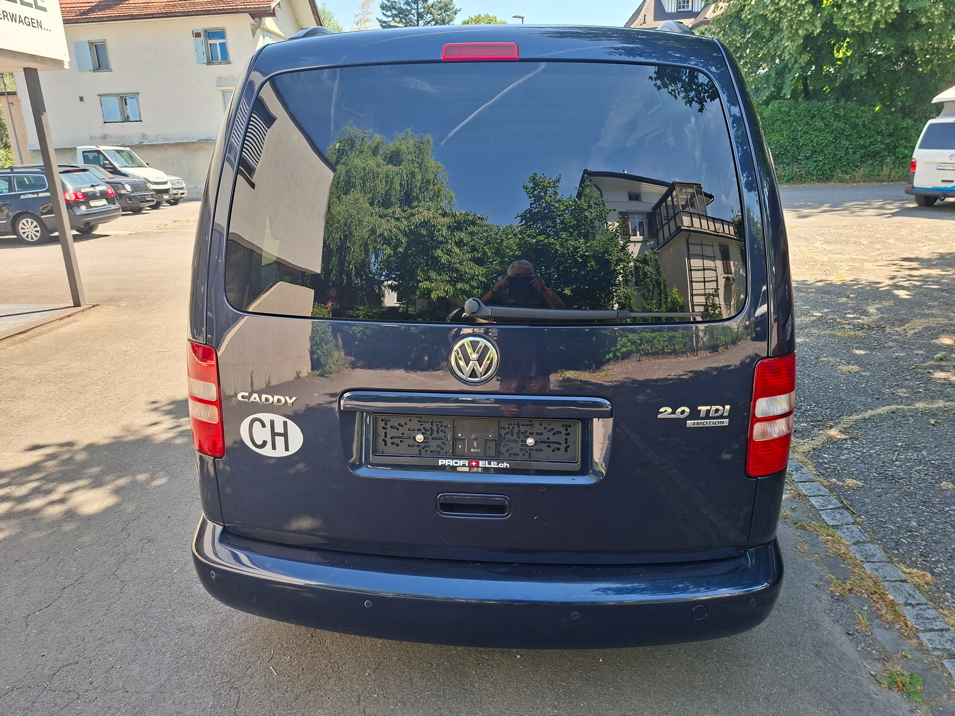 VW VW CADDY 2.0 TDI 140PS 4X4 4MOTION DSG COMPACT CAMPER 5SITZE-showroom-element-2