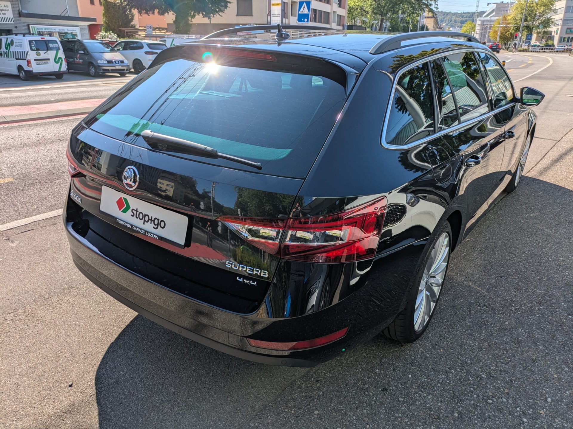 SKODA Superb Combi 2.0 TDi Ambition 4x4 DSG-image-7