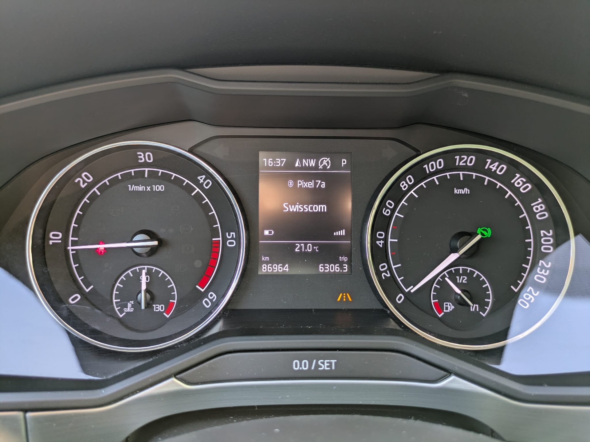 SKODA Superb Combi 2.0 TDi Ambition 4x4 DSG-image-24