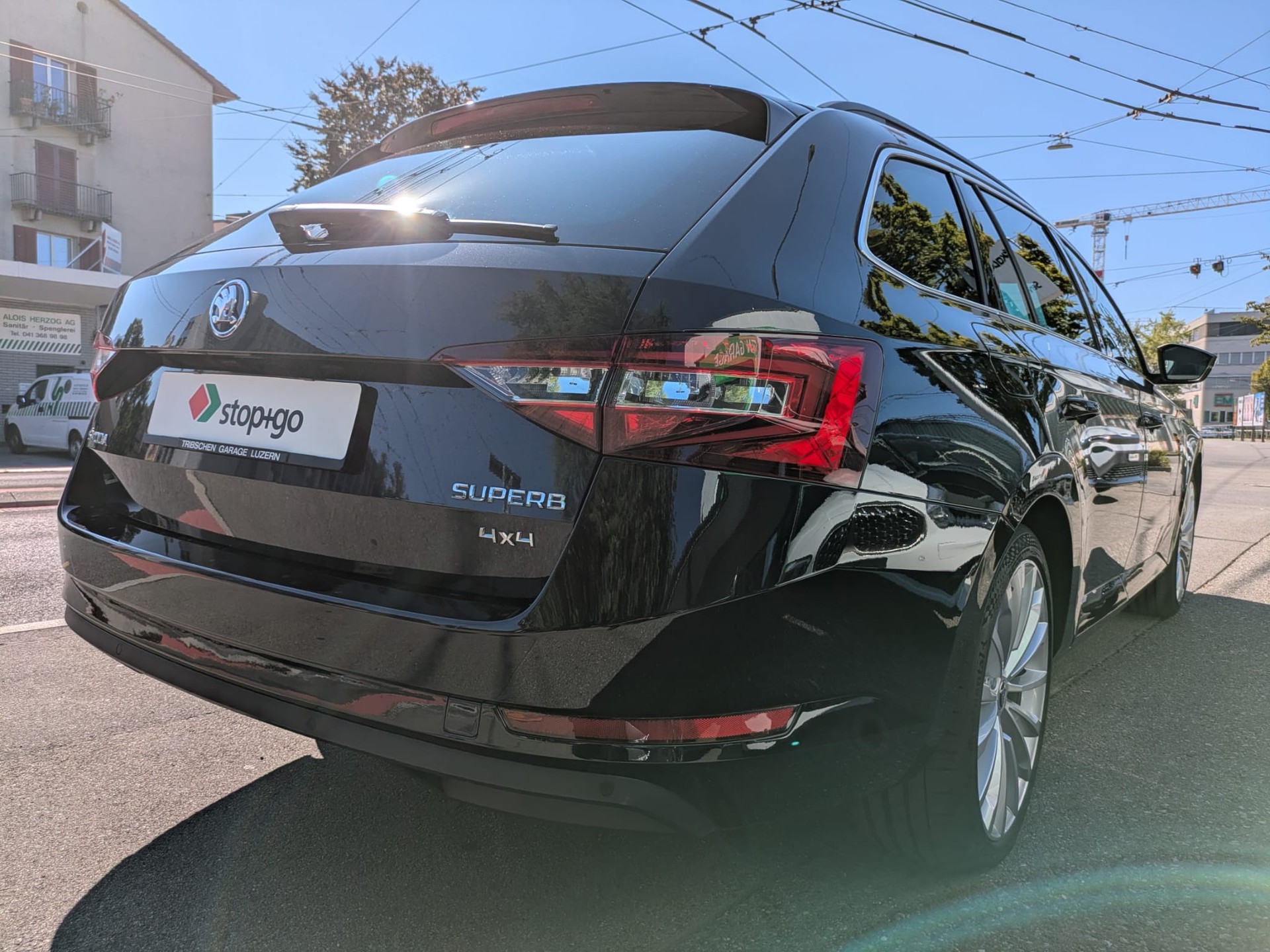 SKODA Superb Combi 2.0 TDi Ambition 4x4 DSG-image-5