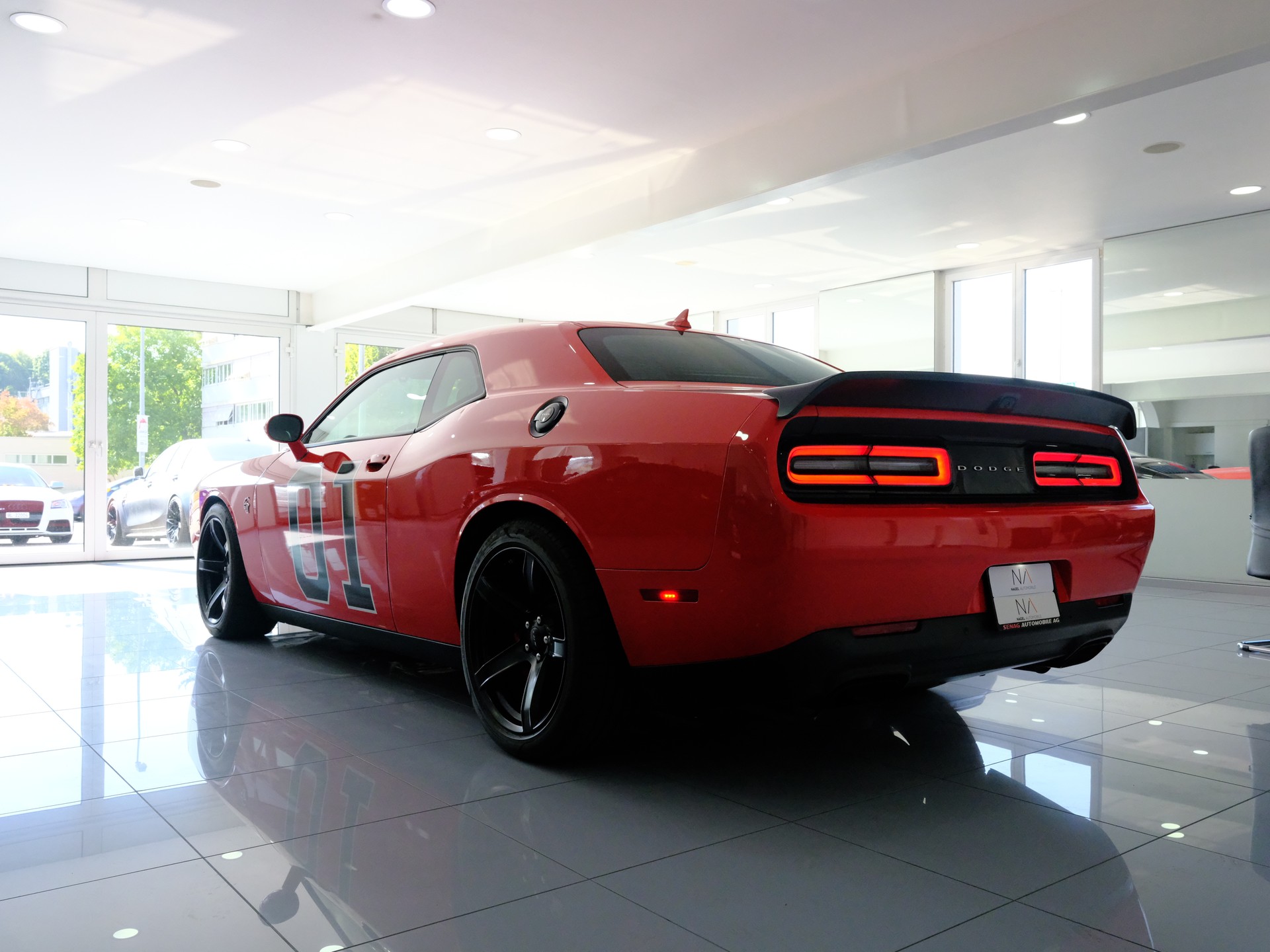 DODGE SRT-showroom-element-3