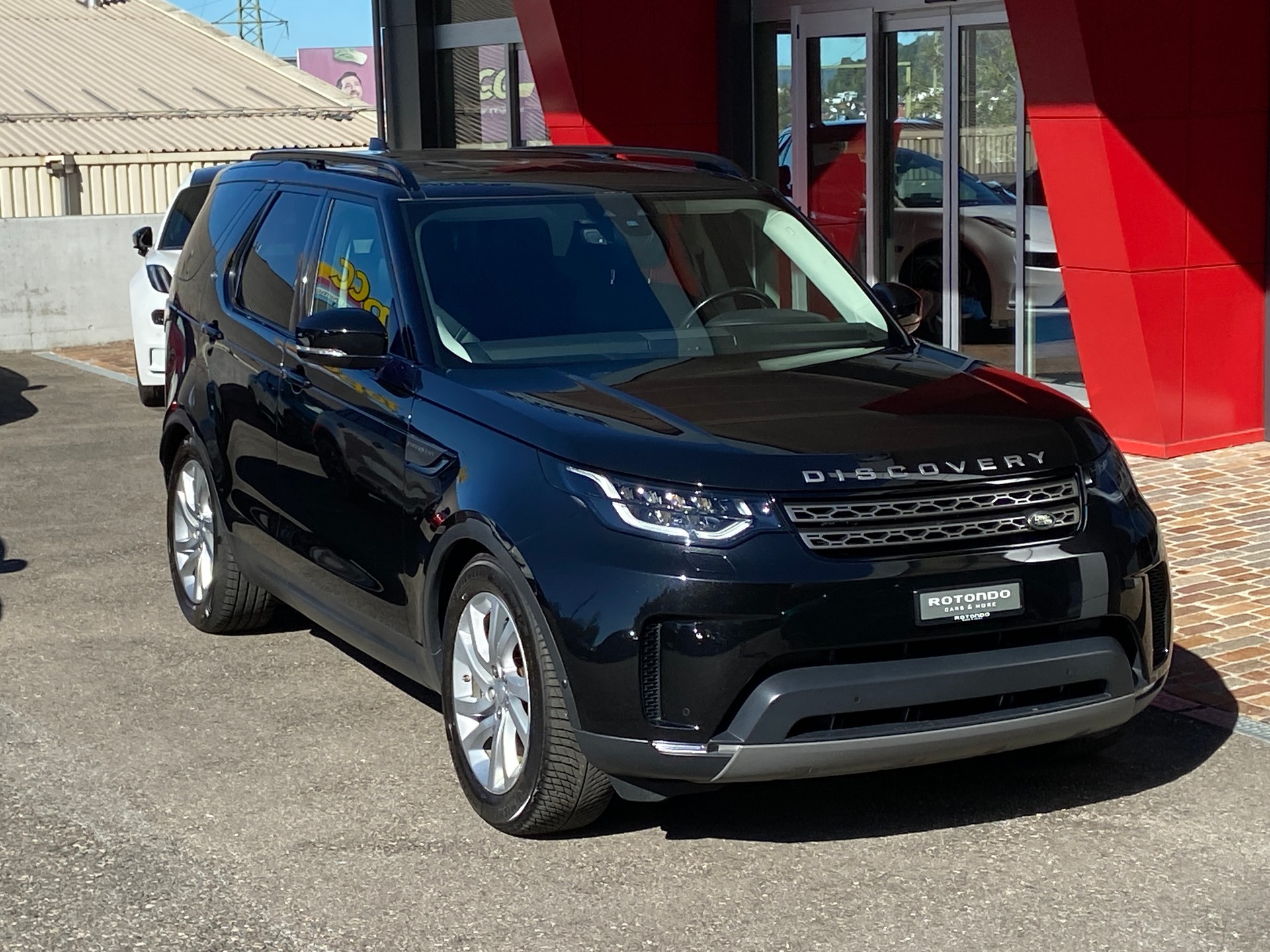 LAND ROVER Discovery 3.0 SDV6 SE Automatic-image-18
