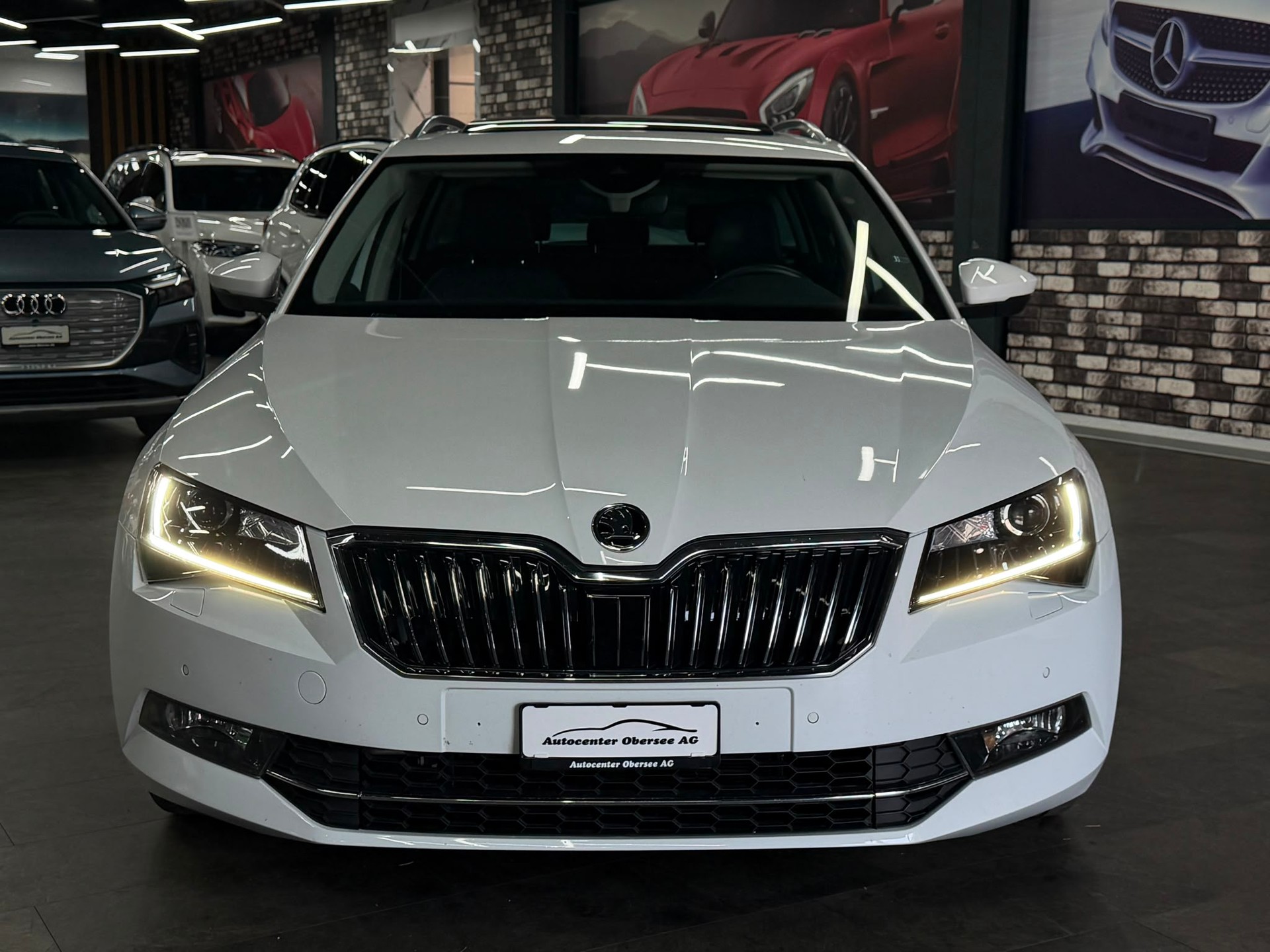SKODA Superb Combi 2.0 TSI L&K 4x4 DSG-showroom-element-1