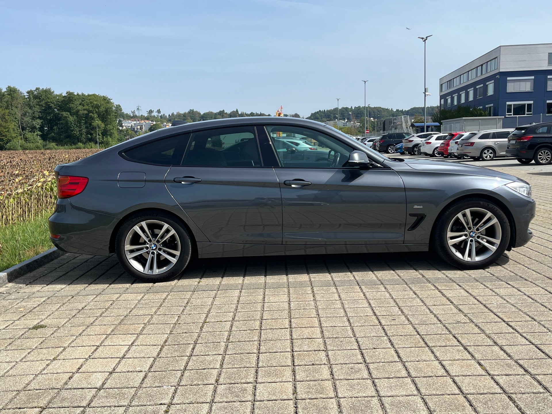 BMW 320d GT Sport Line Steptronic-image-5