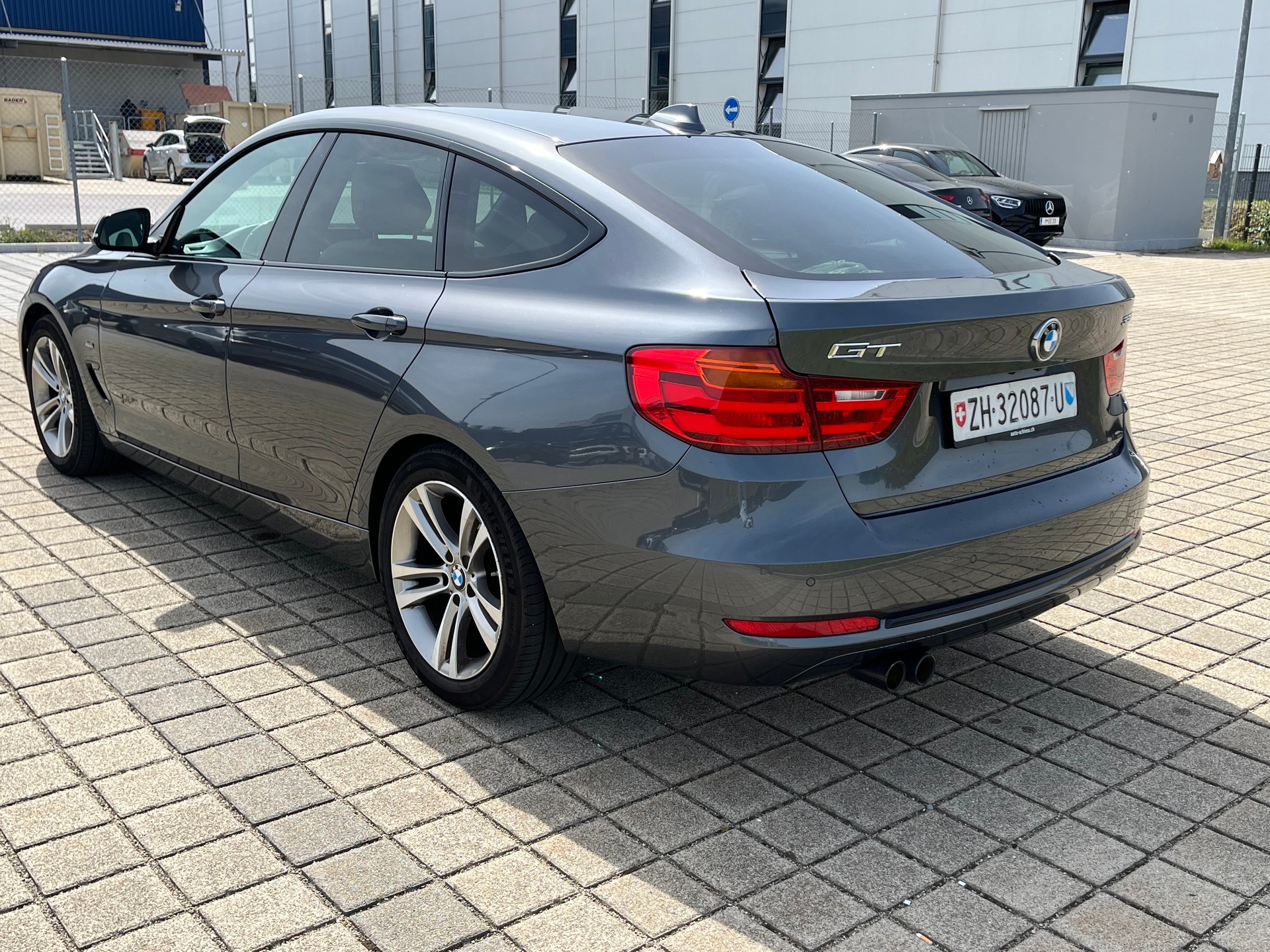 BMW 320d GT Sport Line Steptronic-image-8