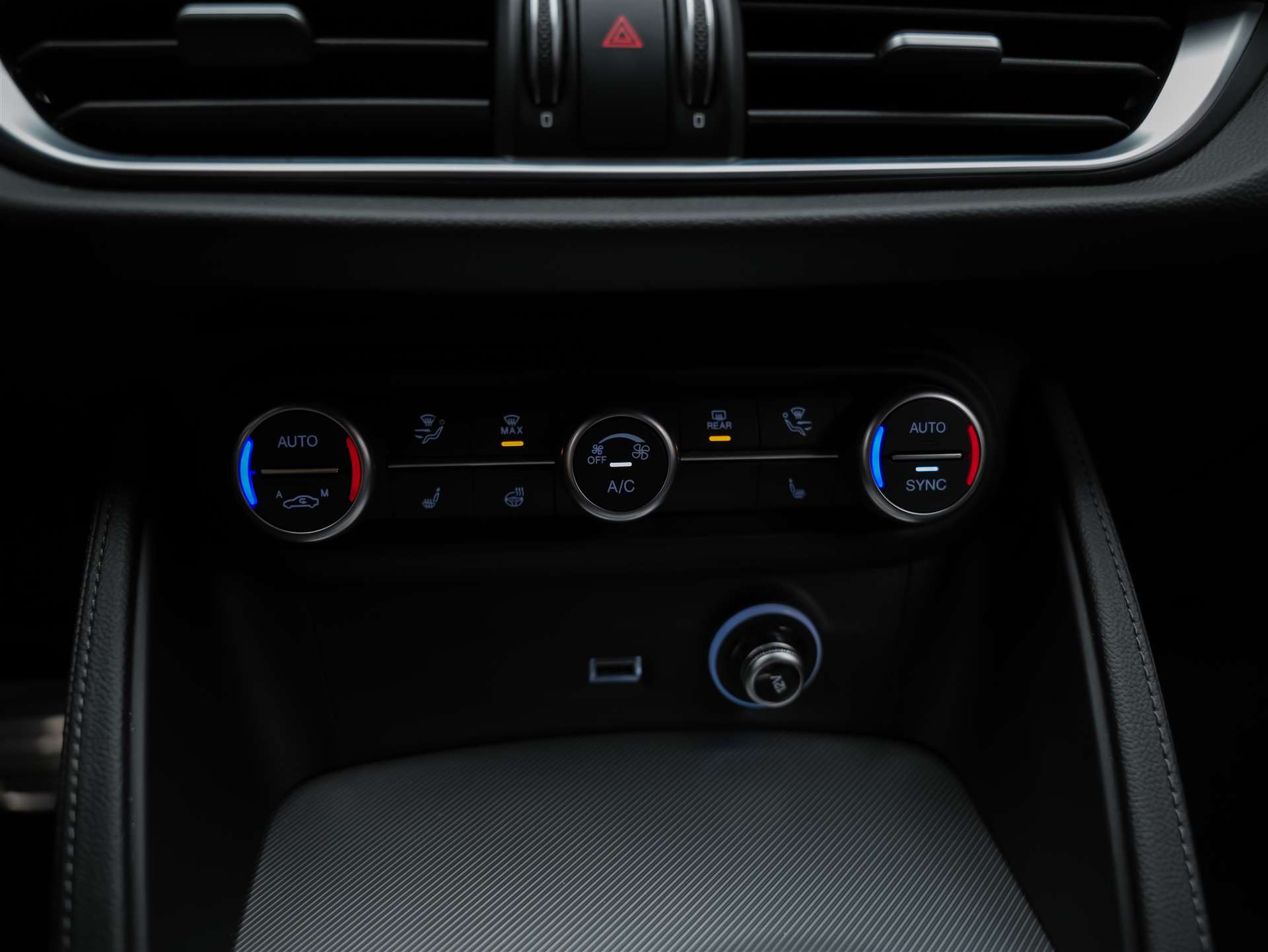 ALFA ROMEO Stelvio 2.2 JTDM Sprint Q4 AT8 *Assistenten*Sitzheizung*Lenkradheizung*-image-22