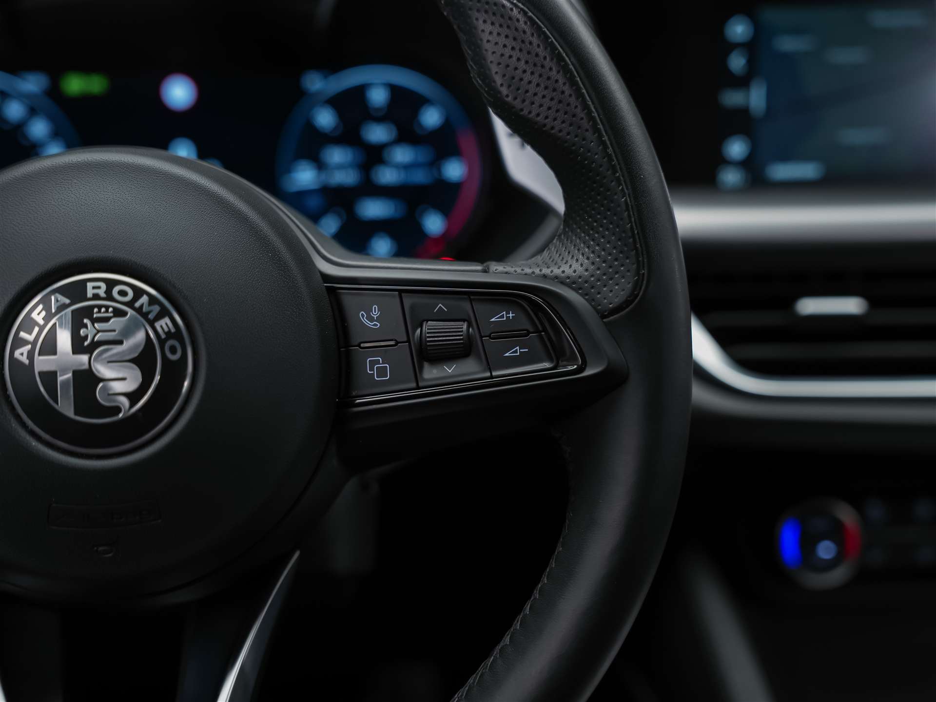 ALFA ROMEO Stelvio 2.2 JTDM Sprint Q4 AT8 *Assistenten*Sitzheizung*Lenkradheizung*-image-29