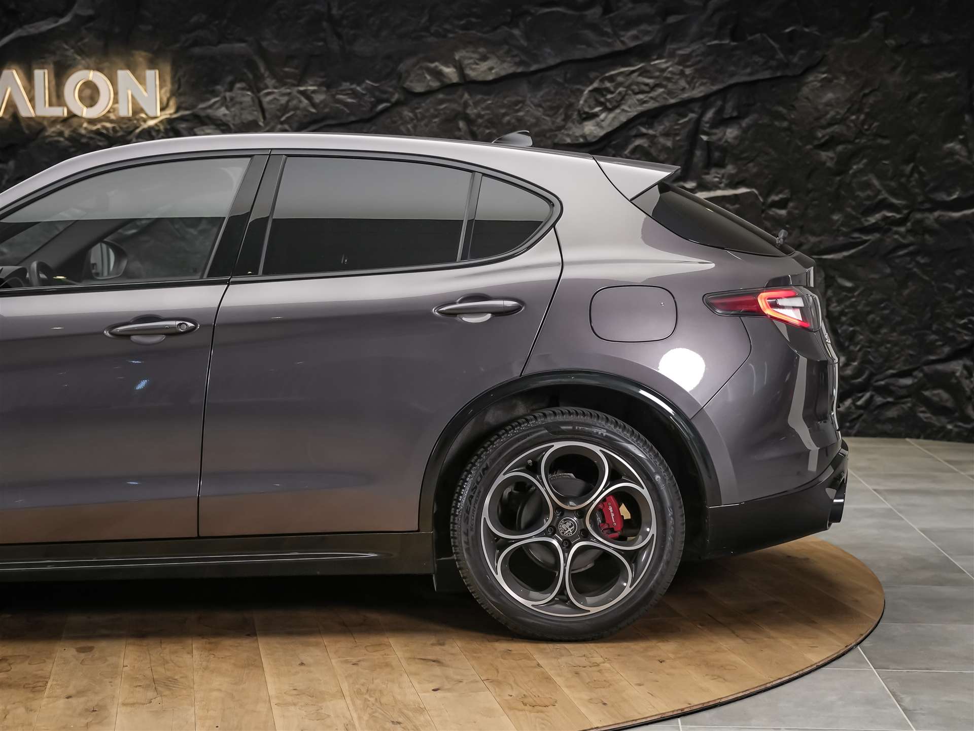 ALFA ROMEO Stelvio 2.2 JTDM Sprint Q4 AT8 *Assistenten*Sitzheizung*Lenkradheizung*-image-17