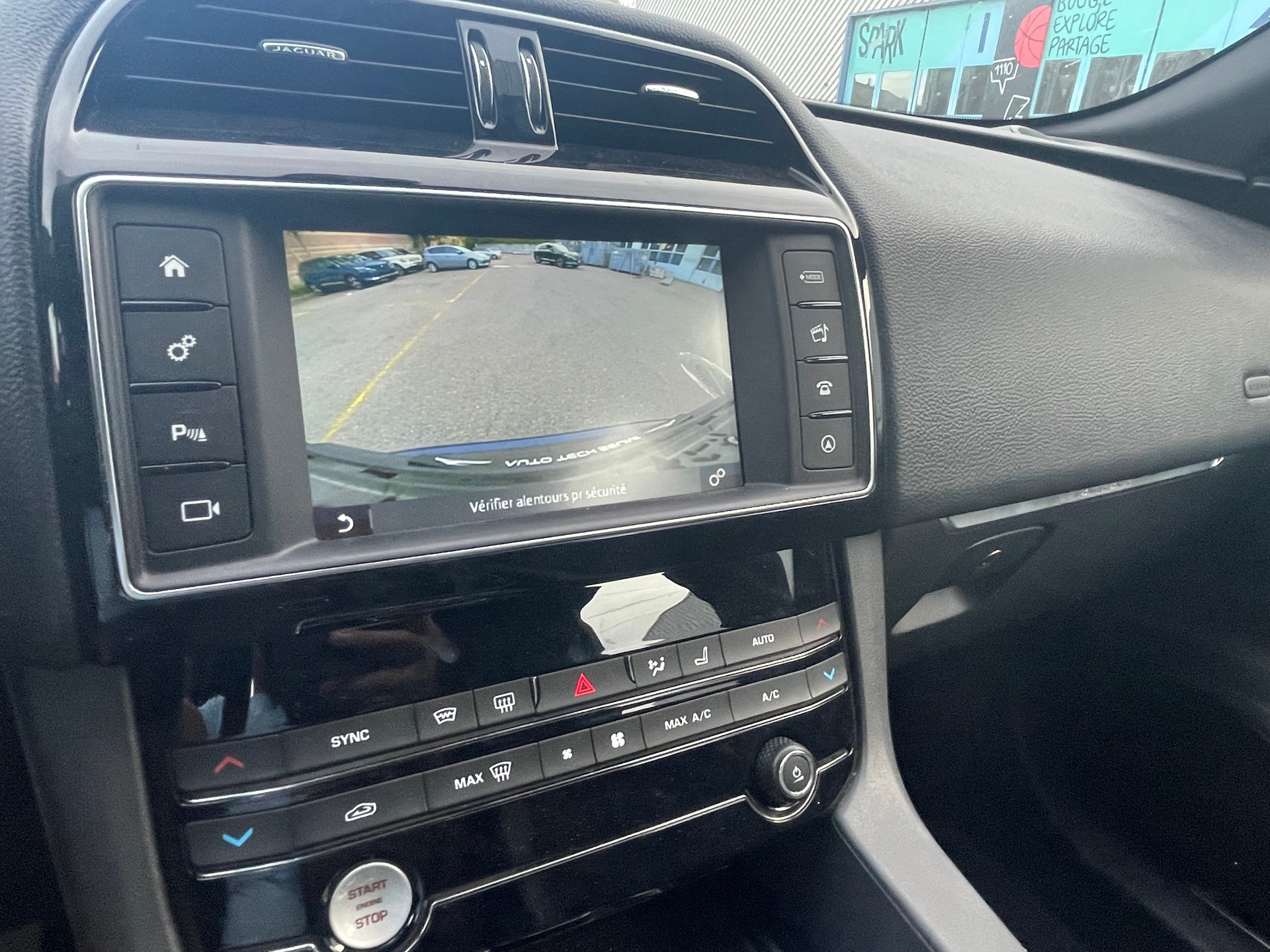 JAGUAR F-Pace 2.0d R-Sport AWD Automatik-image-11