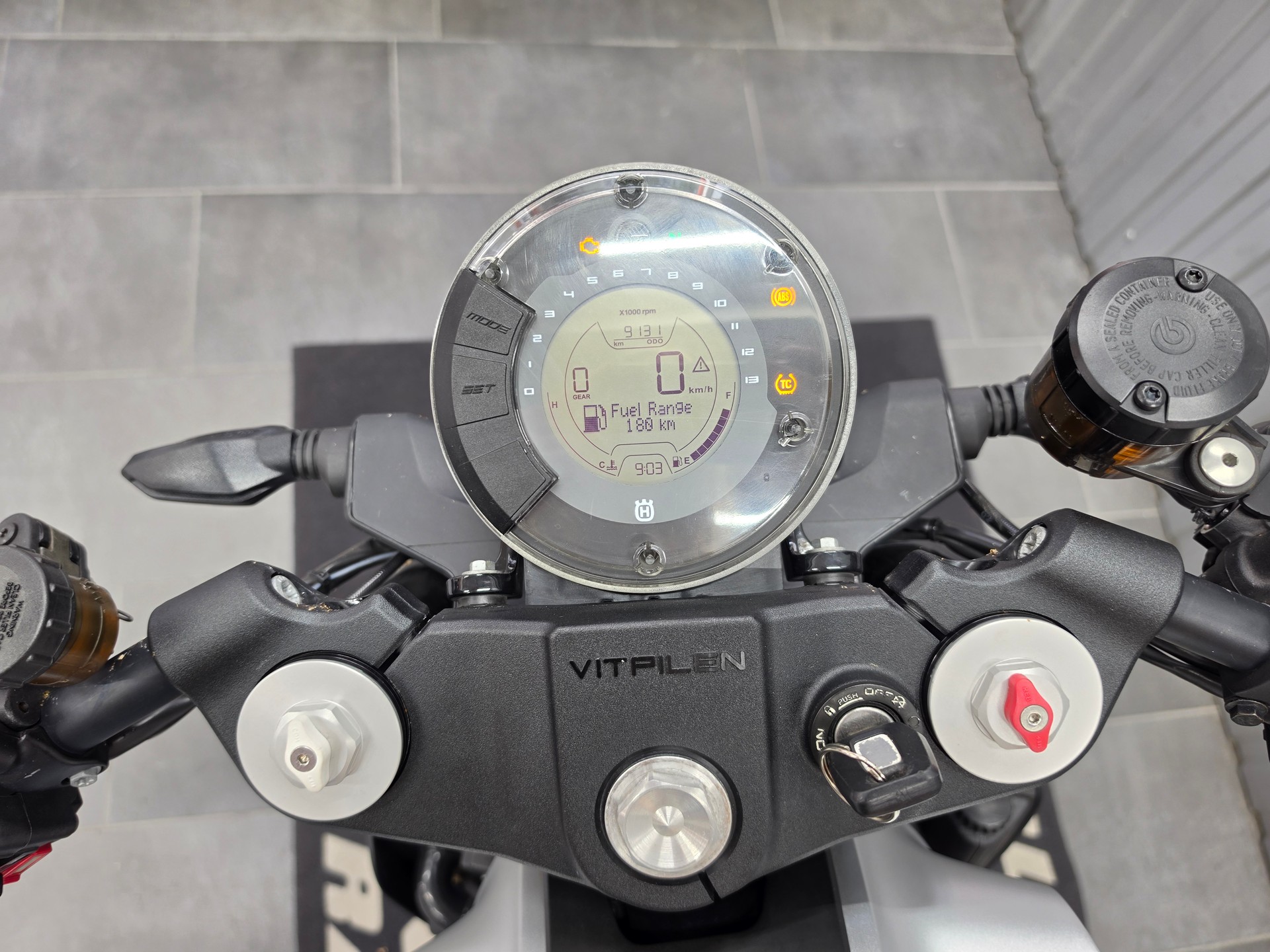 HUSQVARNA Vitpilen 701-image-7