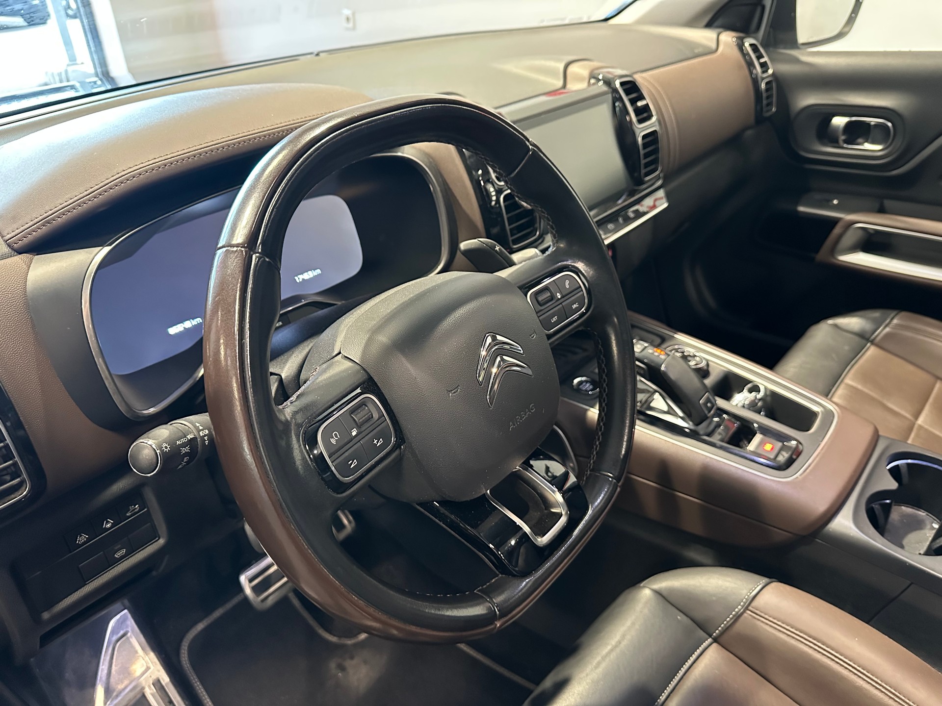 CITROEN C5 Aircross 1.6i PureTech Shine EAT8-image-6