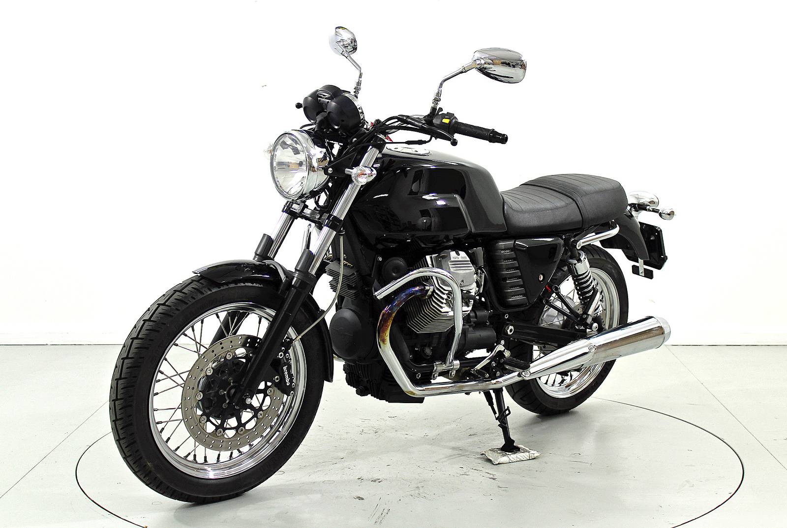 MOTO GUZZI V7 750 Classic-image-2
