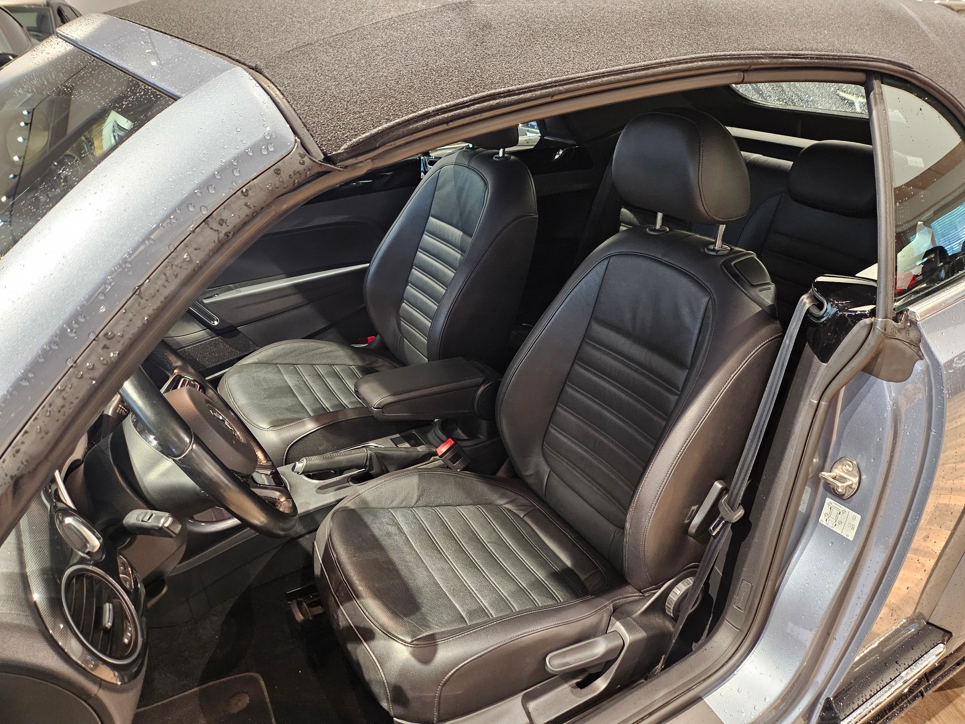 VW Beetle Cabriolet 2.0 TSI BMT R-Line đ„20 Zollđ„-image-19