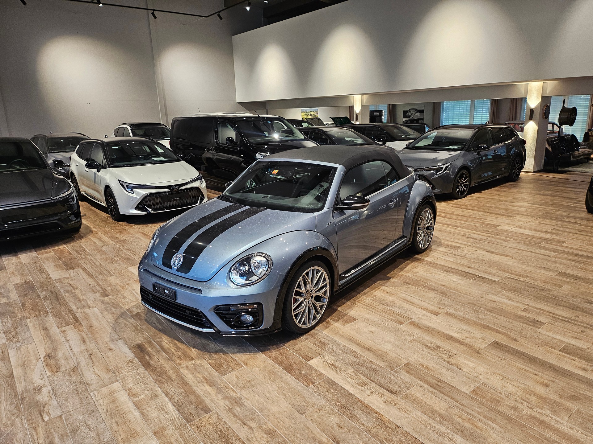 VW Beetle Cabriolet 2.0 TSI BMT R-Line 🔥20 Zoll🔥-showroom-element-1