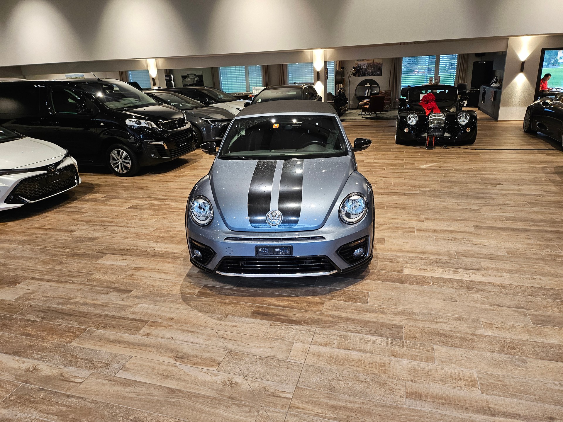 VW Beetle Cabriolet 2.0 TSI BMT R-Line 🔥20 Zoll🔥-showroom-element-3